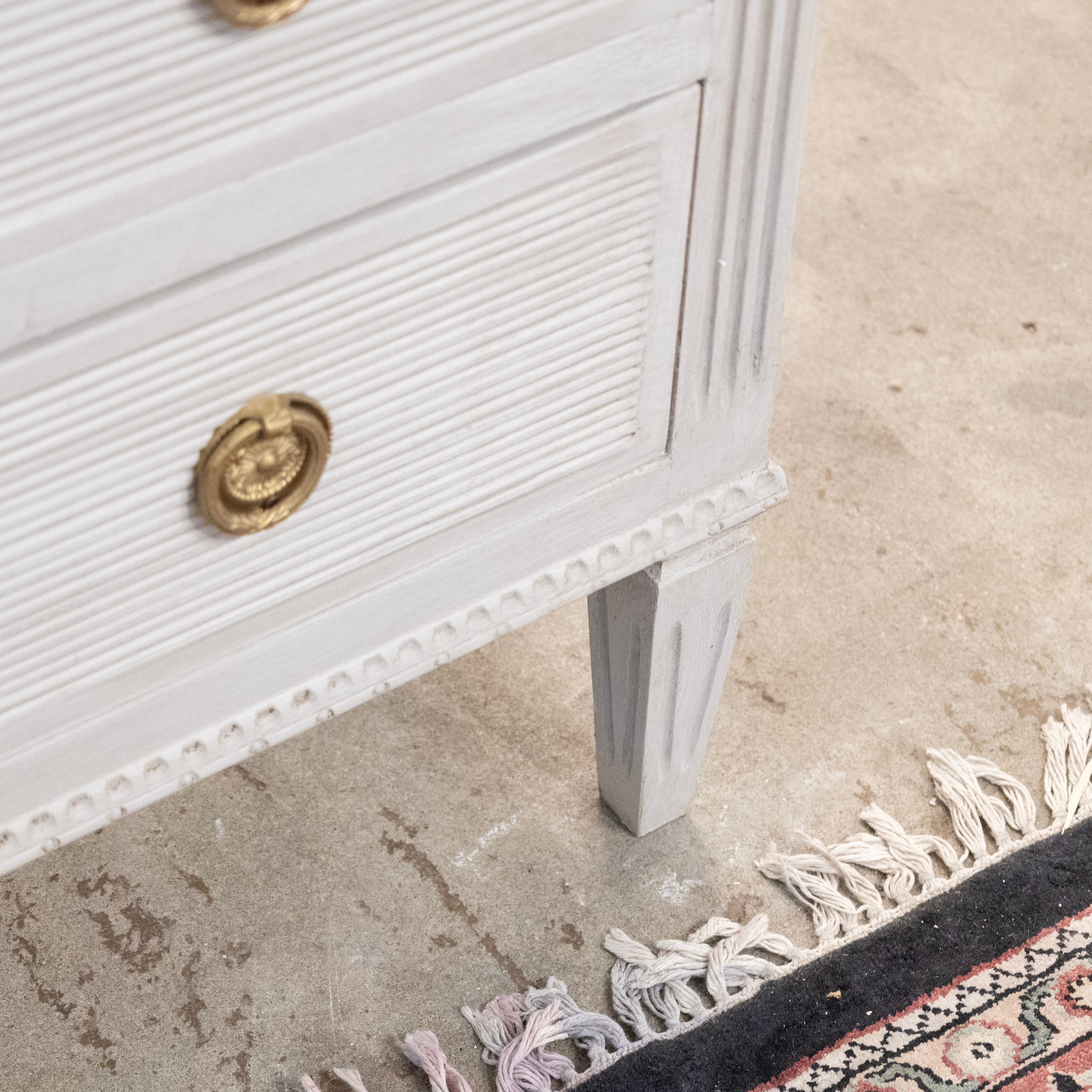 Swedish 3-Drawer Chest – Reeded & Fluted Trim in French Grey - Image 7