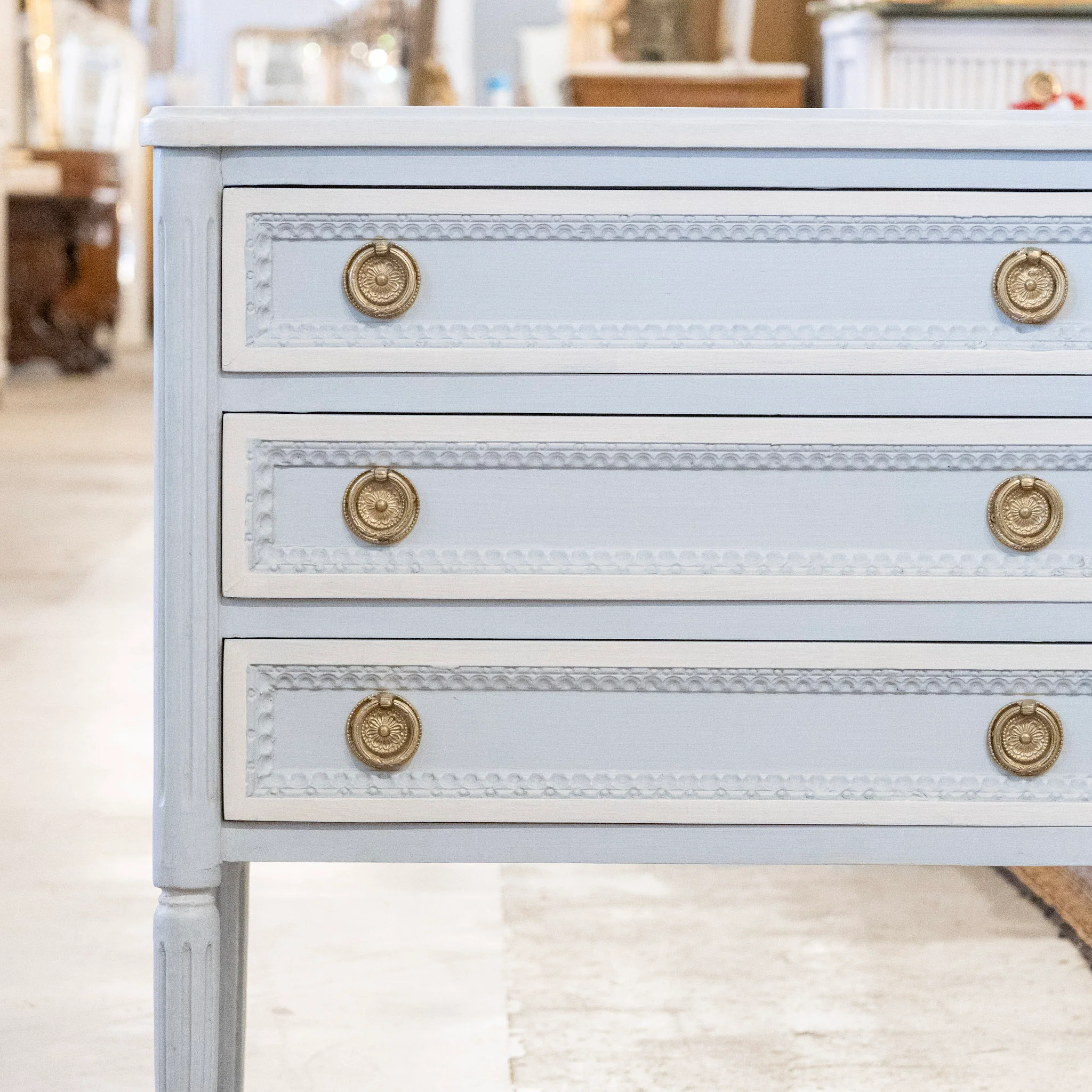 Swedish 3-Drawer Chest with Beaded Trim and Tall Legs in Soft Blue - Image 4