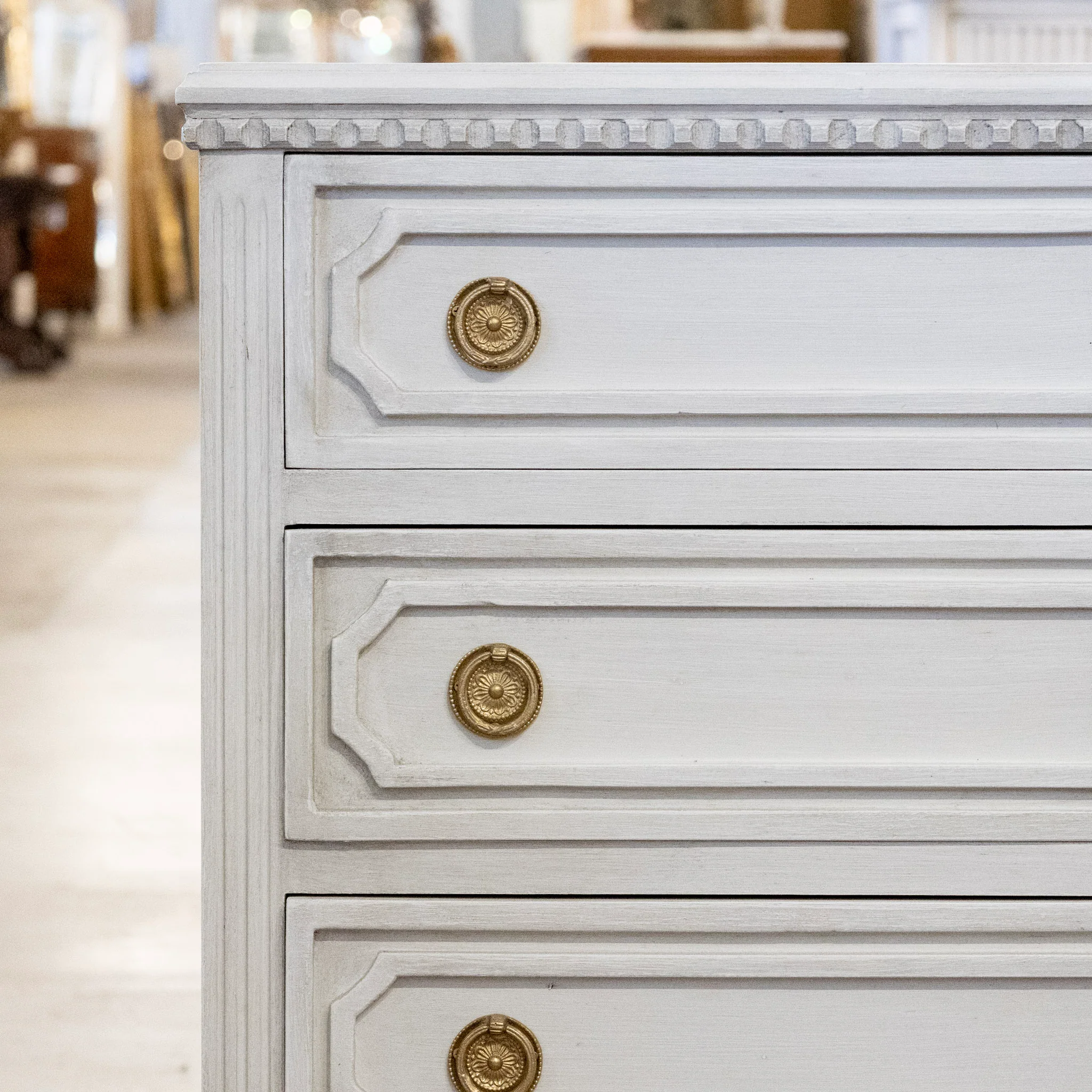 Swedish 3-Drawer Chest with Beveled Panels & Round Pulls in Antique White - Image 4