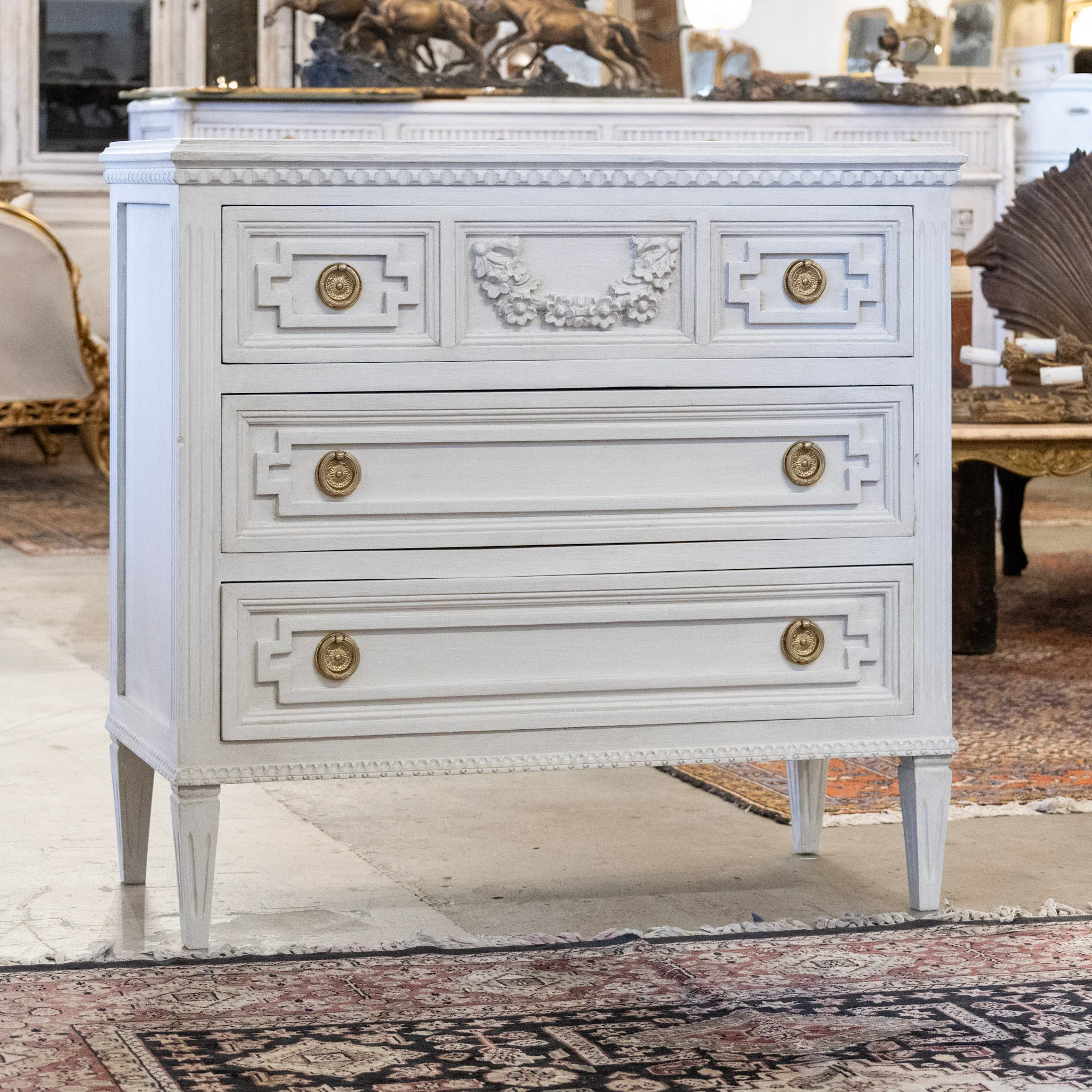 Swedish 3-Drawer Chest With Floral Garland Carving in Soft White - Image 2