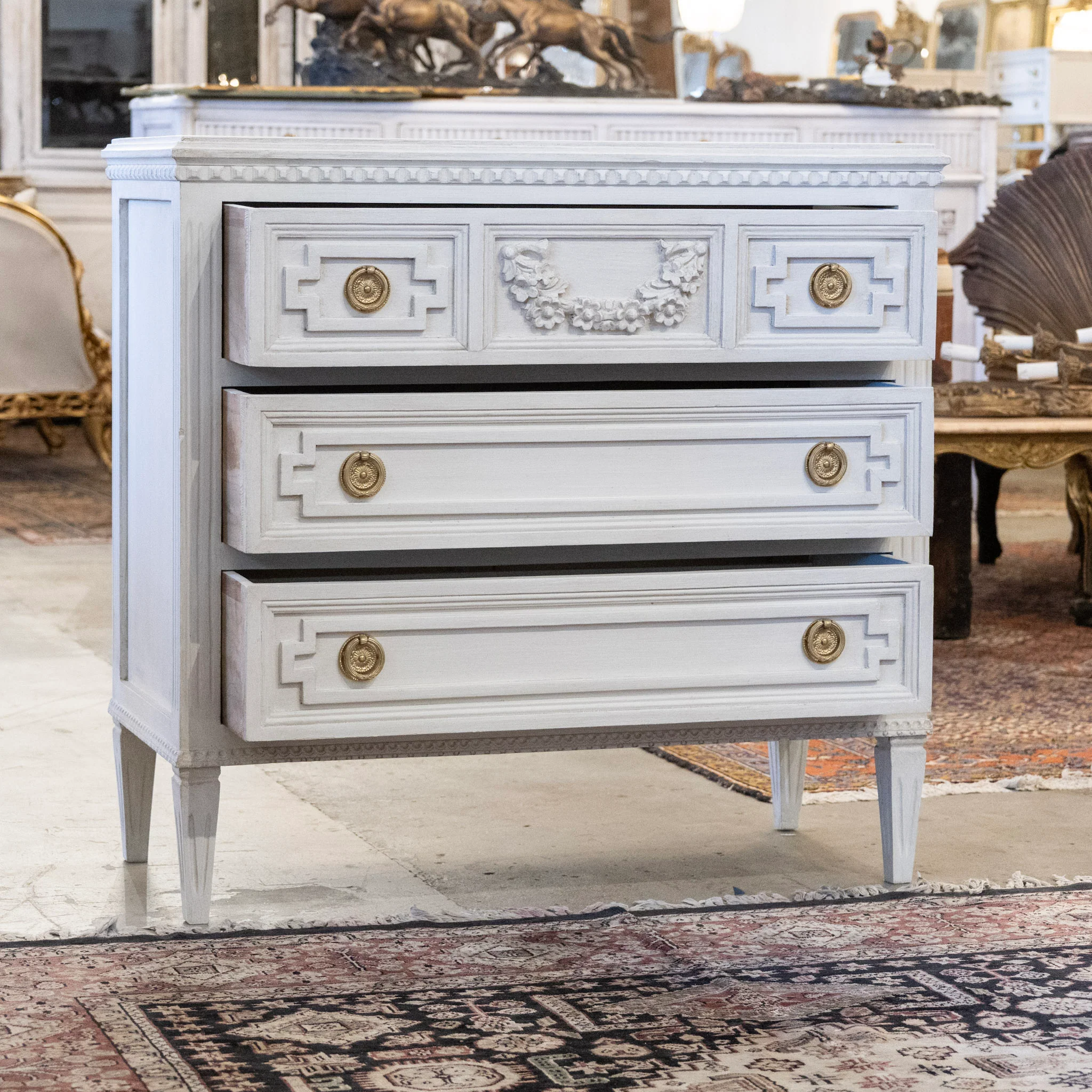 Swedish 3-Drawer Chest With Floral Garland Carving in Soft White - Image 3