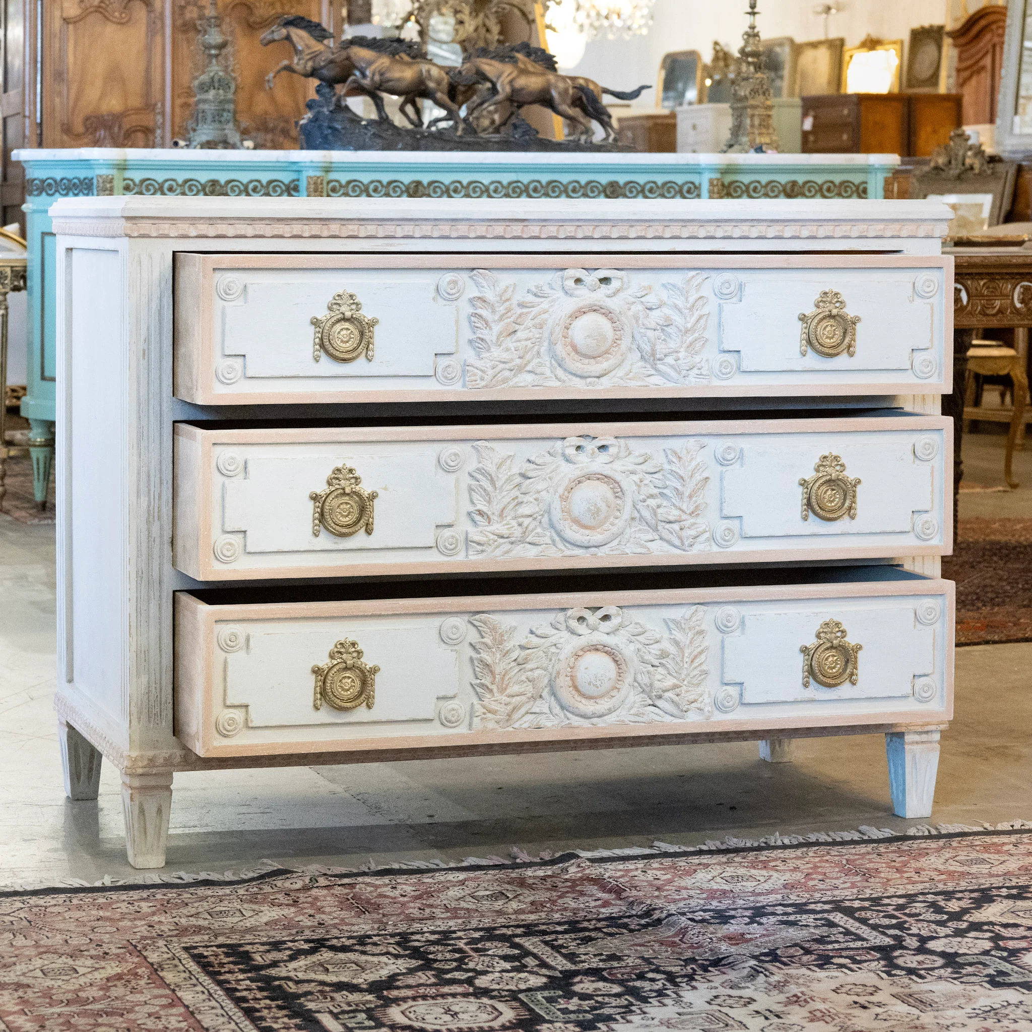 Swedish 3-Drawer Chest – Wreath Carvings in White and Pink Textured Finish - Image 3