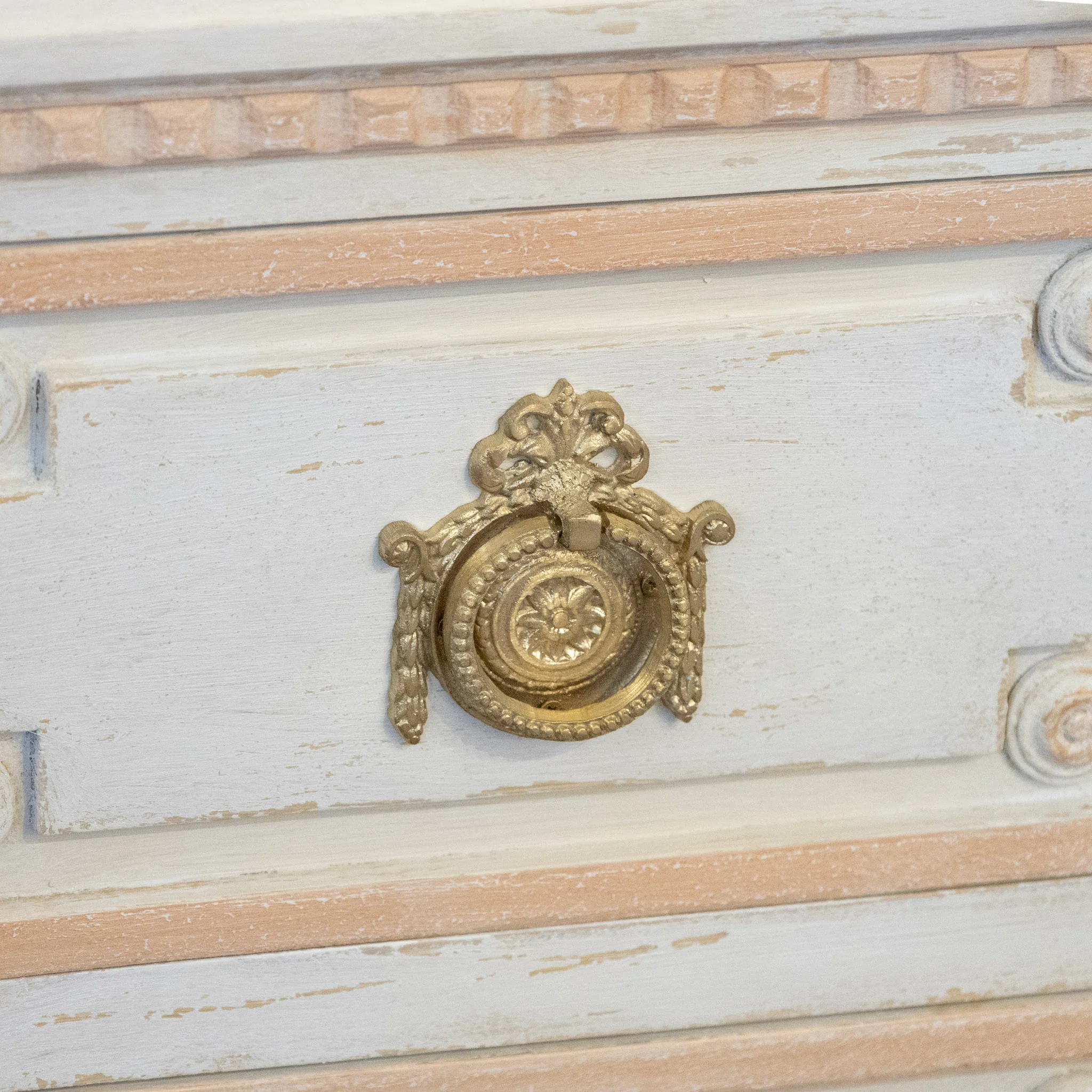 Swedish 3-Drawer Chest – Wreath Carvings in White and Pink Textured Finish - Image 6