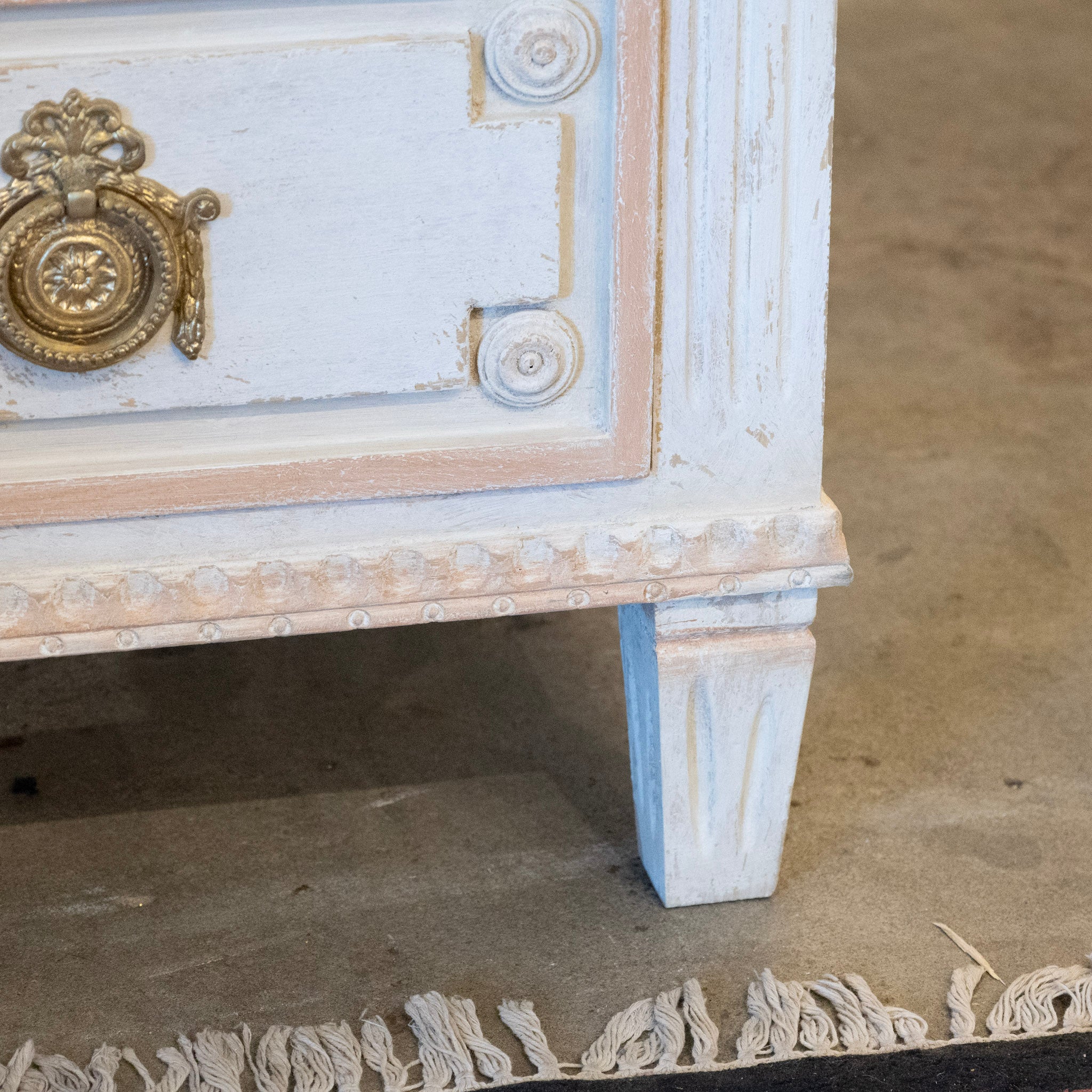 Swedish 3-Drawer Chest – Wreath Carvings in White and Pink Textured Finish - Image 8