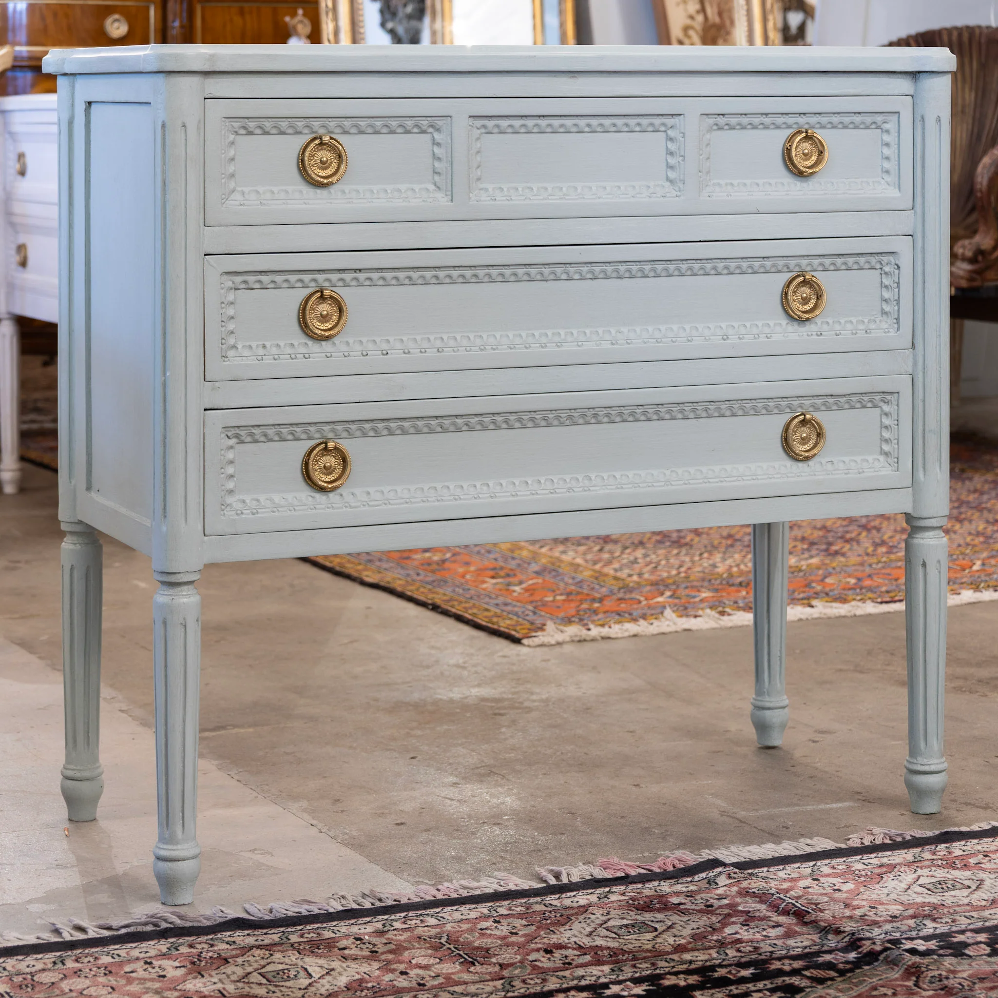Swedish 3-Drawer Nightstand – Beaded Trim & Rounded Corners in Soft Green