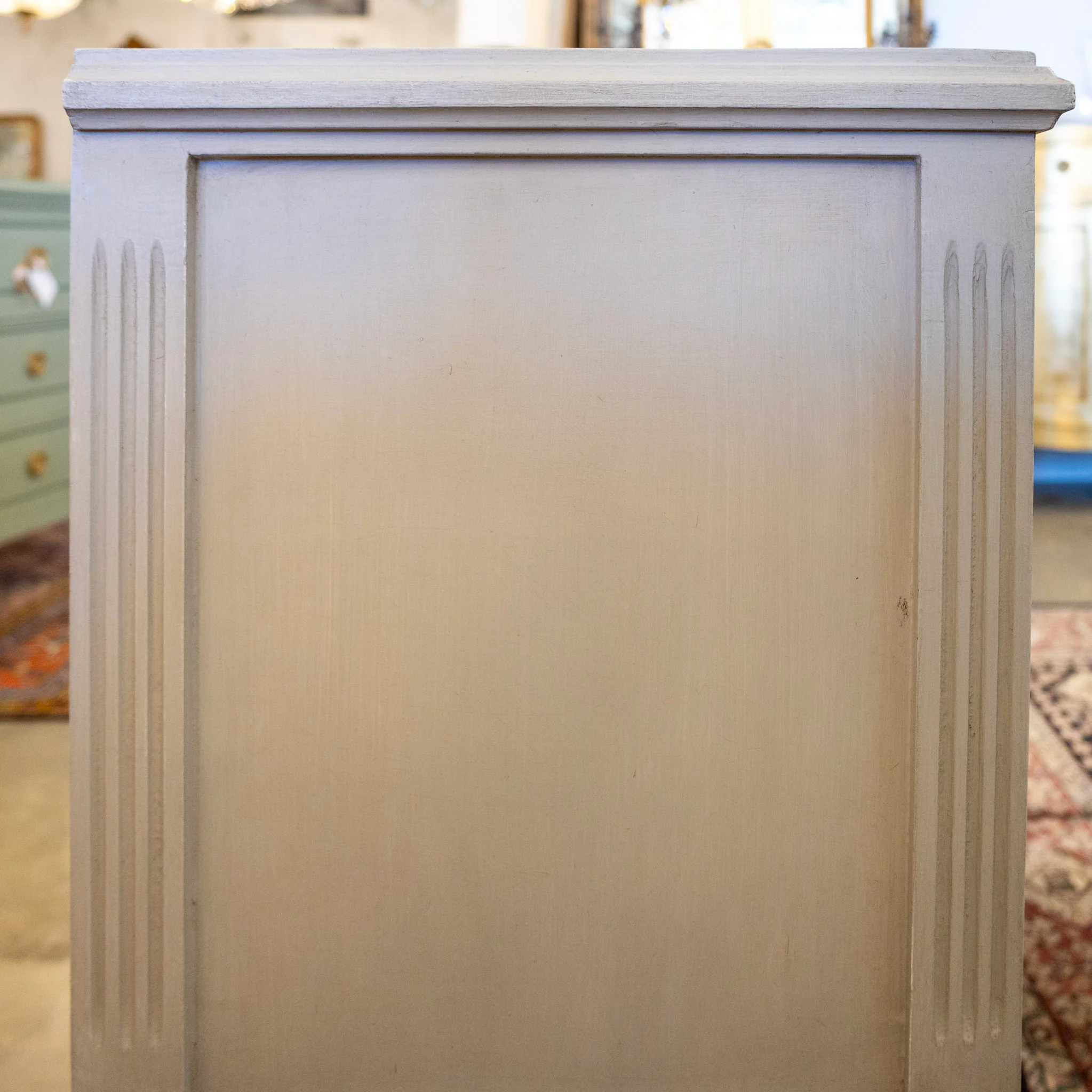 Swedish 3-Drawer Nightstand – Reeded Drawers & Tall Fluted Legs in French Grey - Image 4