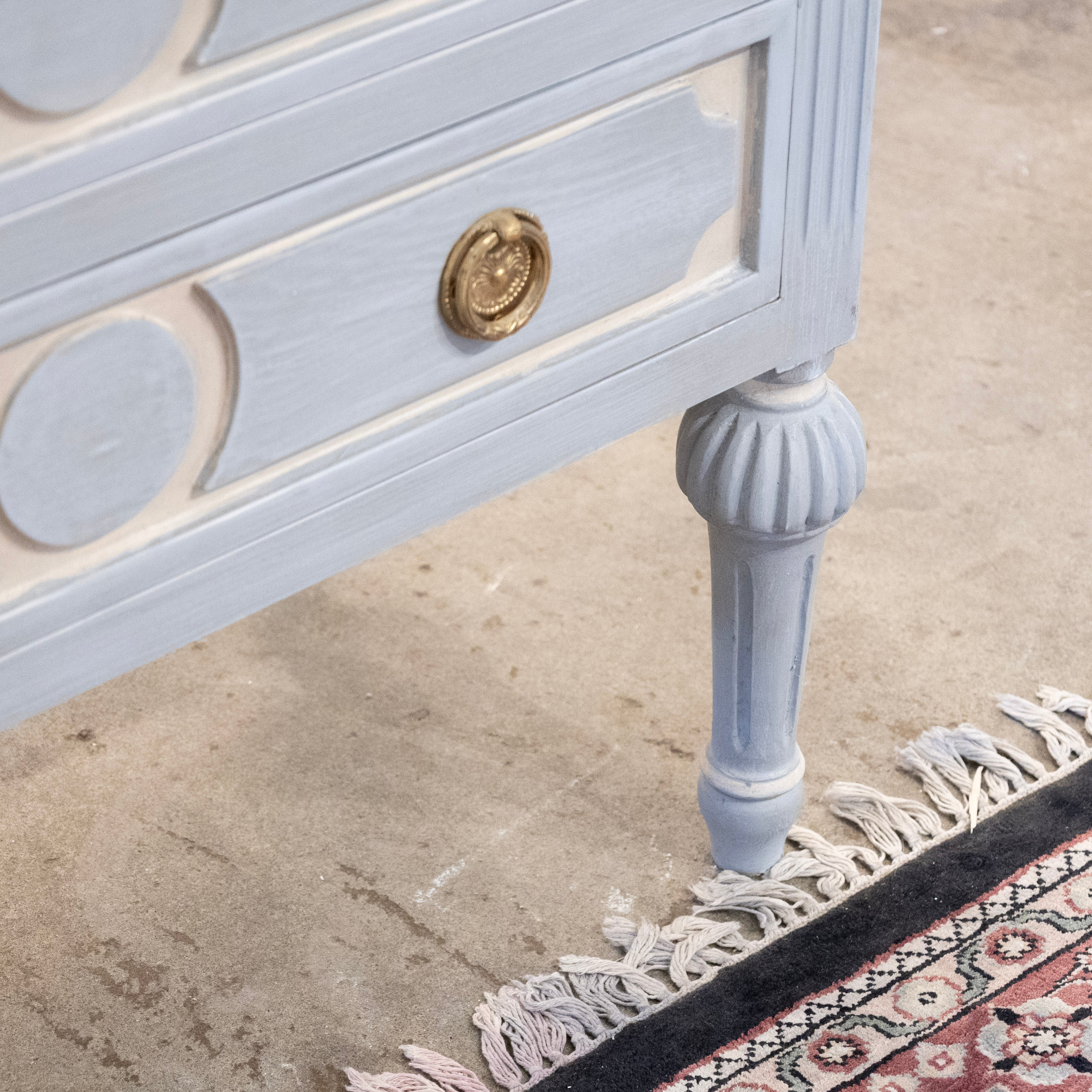 Swedish 3-Drawer Nightstand – Carved Circle Trim & Ballerina Legs in Blue - Image 5