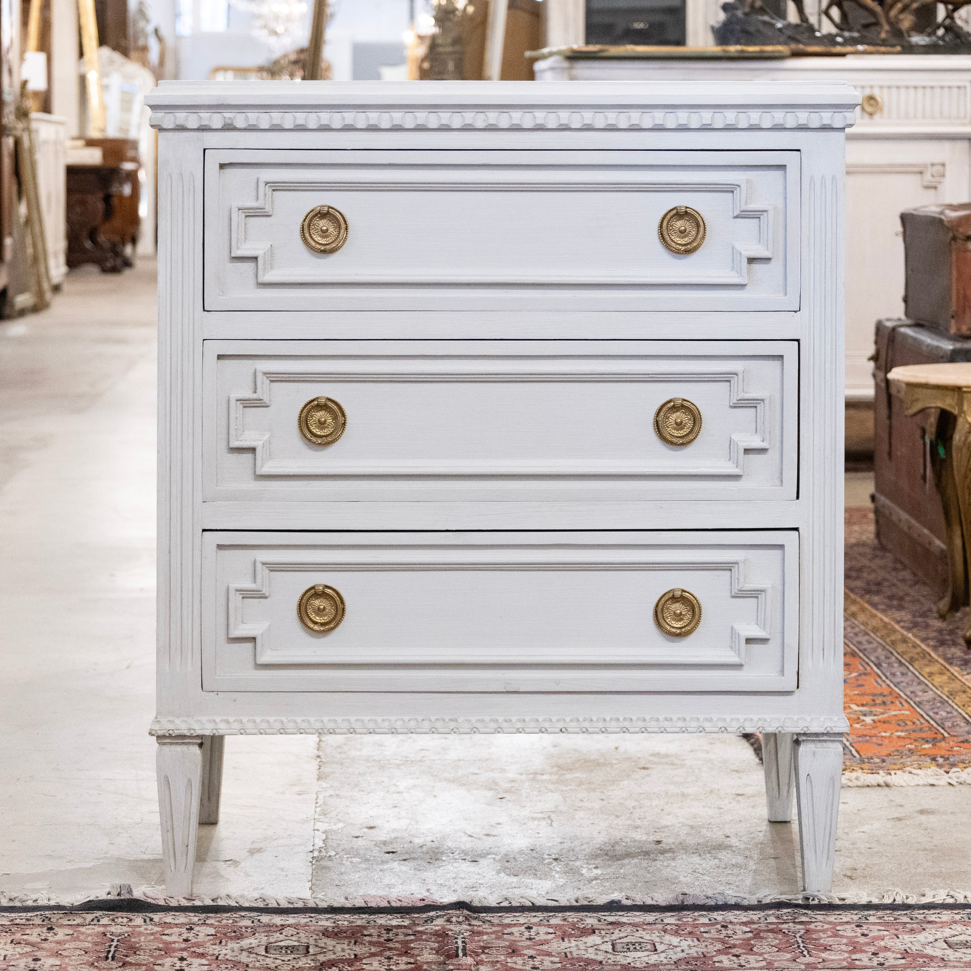Swedish 3-Drawer Nightstand – Open Block Drawers & Fluted Trim in White