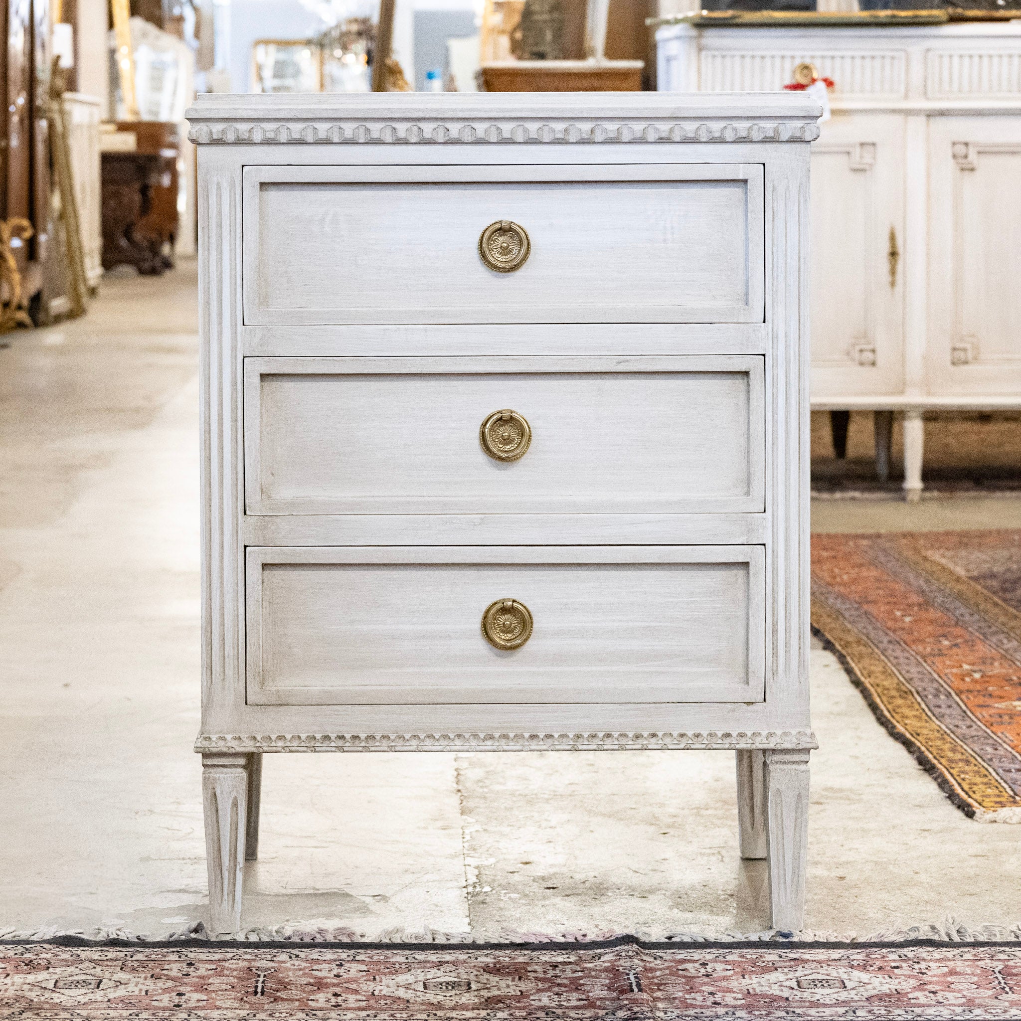 Swedish 3-Drawer Nightstand – Plain Trim in Distressed Antique White
