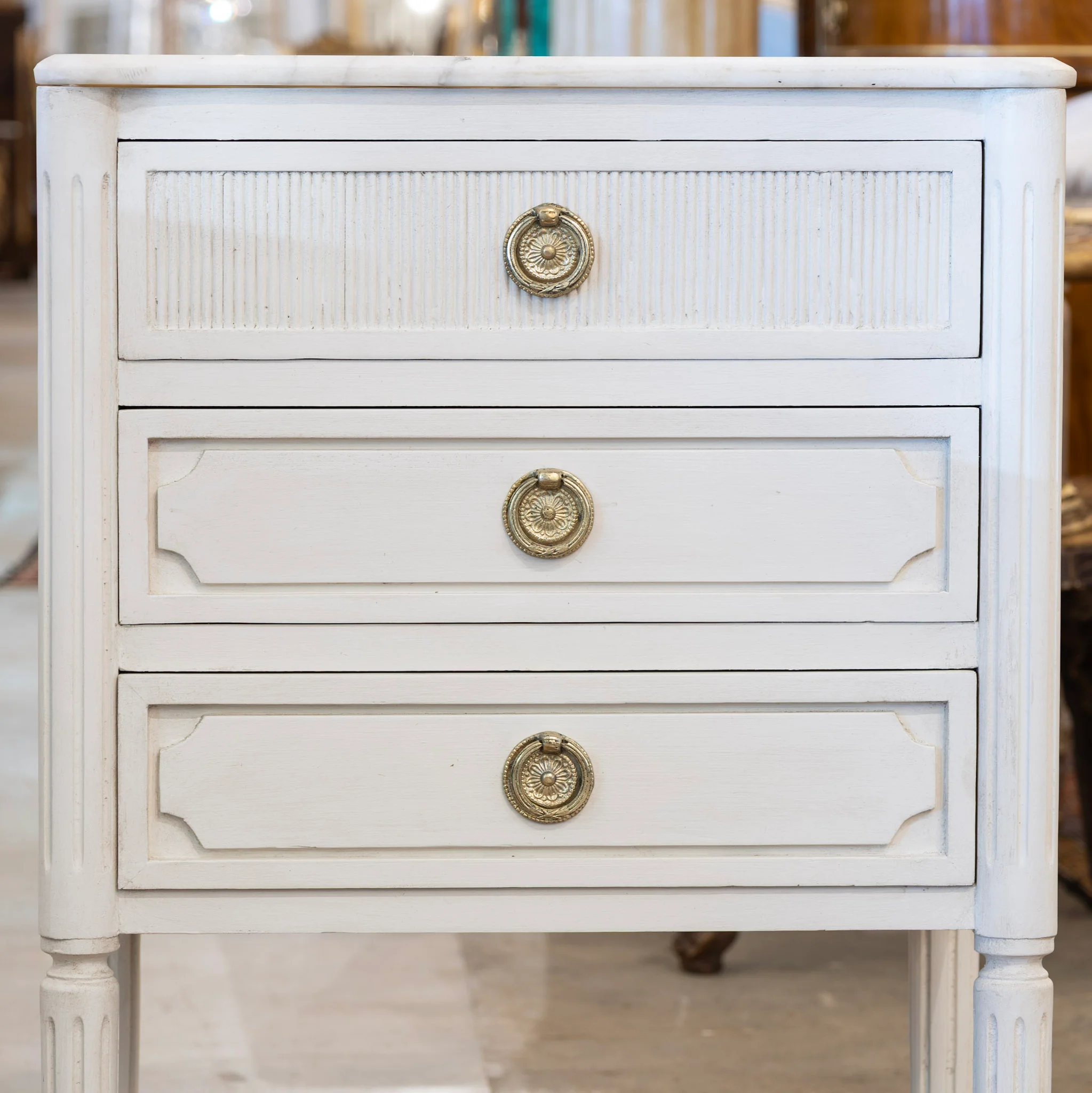 Swedish 3-Drawer Nightstand – Reeded and Carved Detailing & Marble Top in Dove White - Image 4