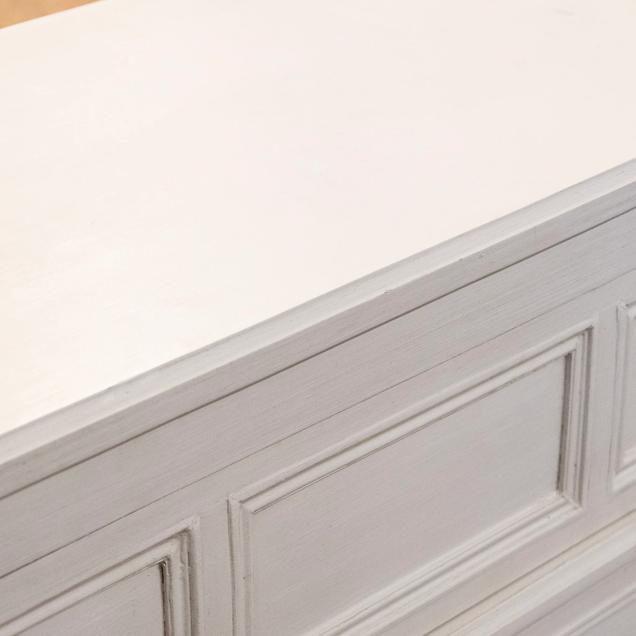 Swedish 3-Drawer Chest – Rounded Fluted Corners & Square Pulls in Dove White - Image 5