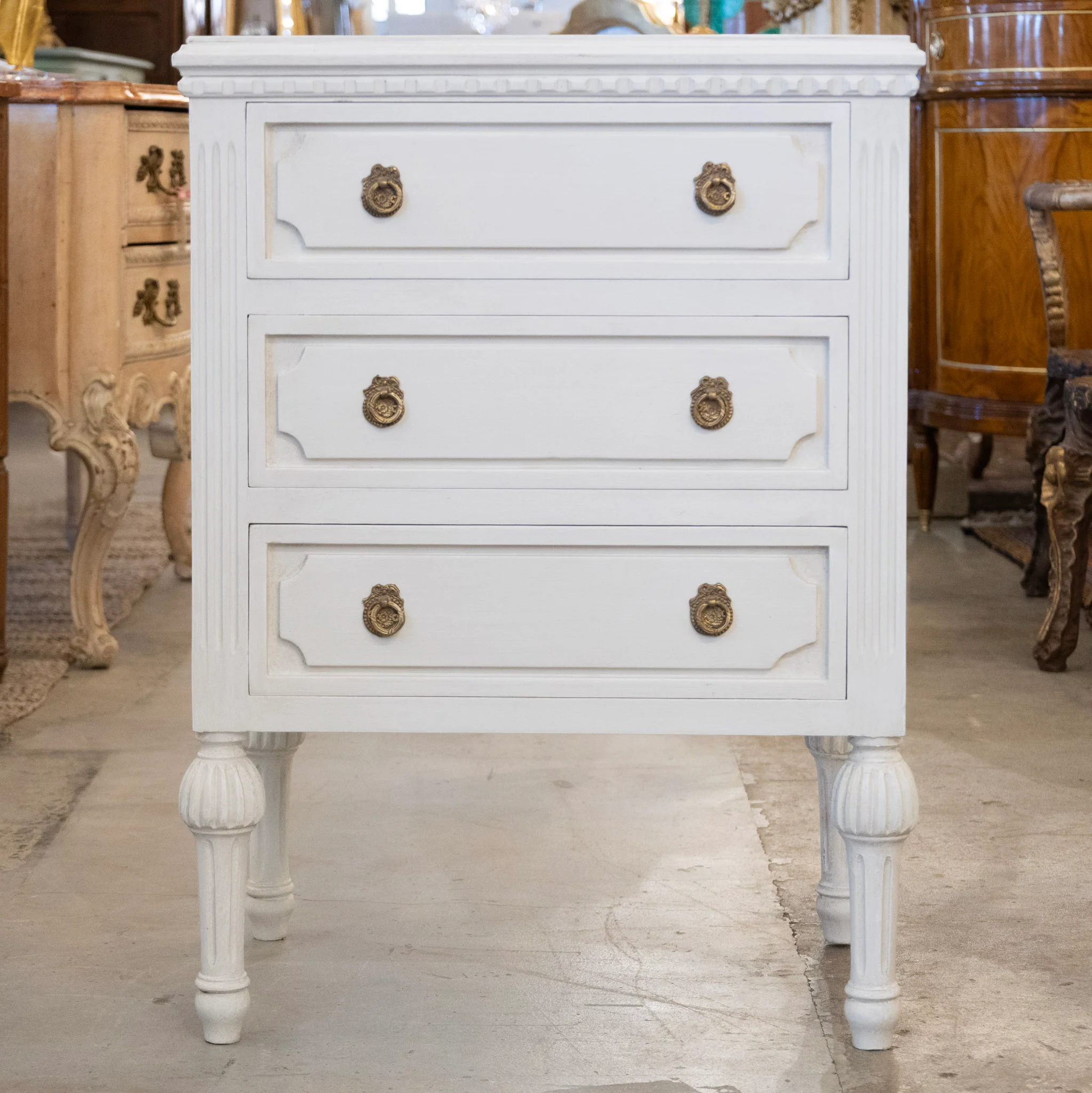 Swedish 3-Drawer Nightstand – Closed Block Trim & Ballerina Legs in Dove White