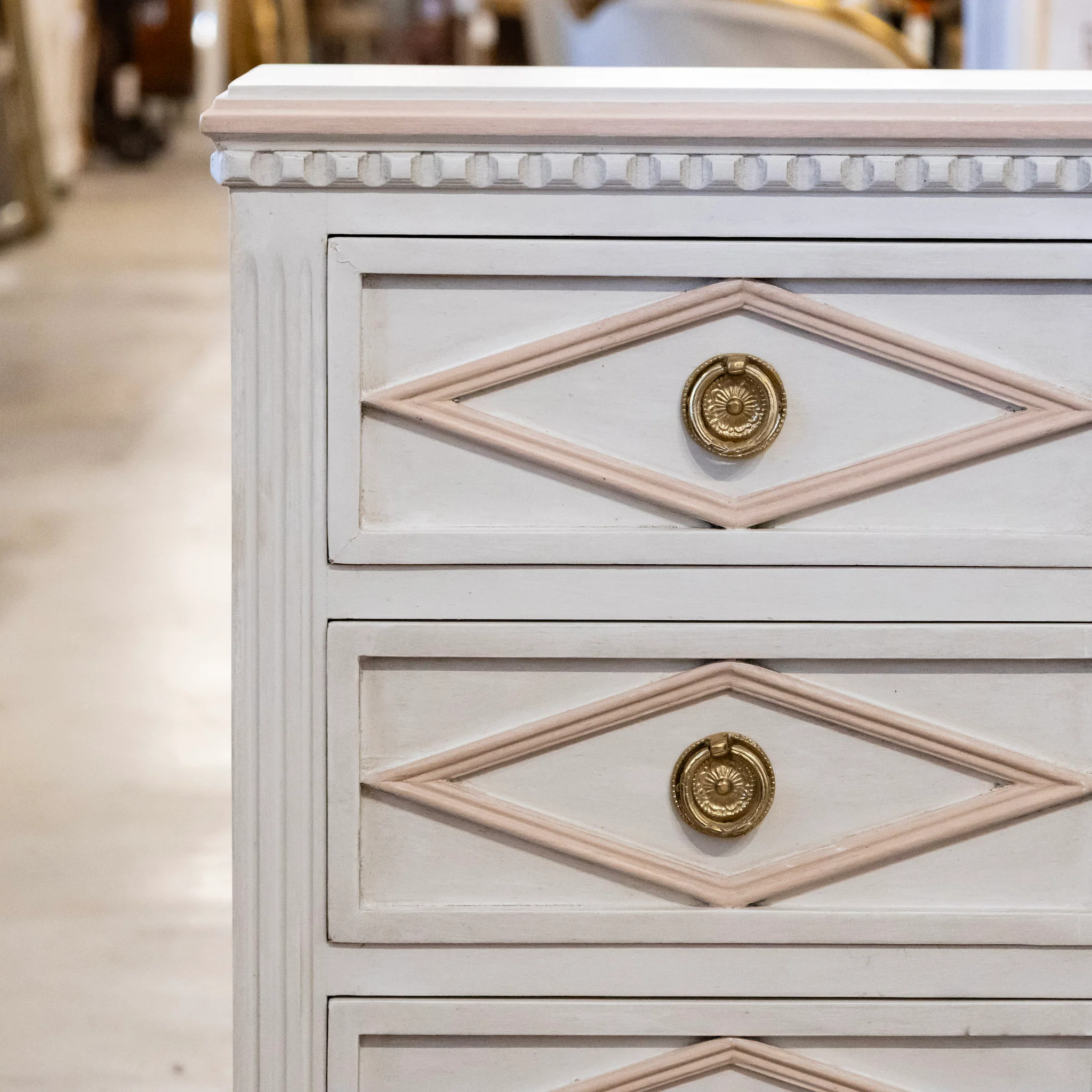 Swedish 3-Drawer Nightstand with Pink Diamond Trim in Antique White - Image 5