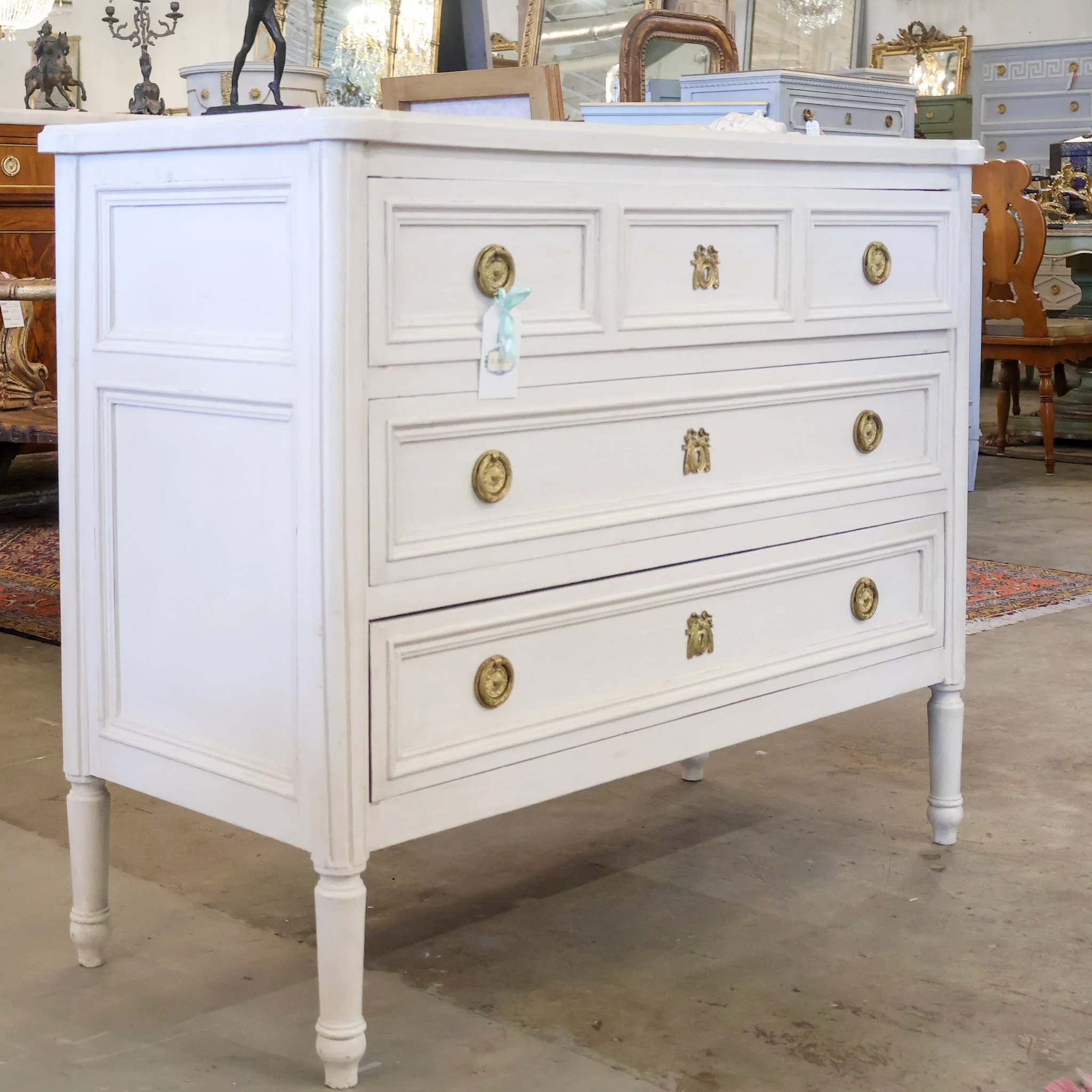 Swedish Chest With Rounded Corner & Round Leg - Image 5