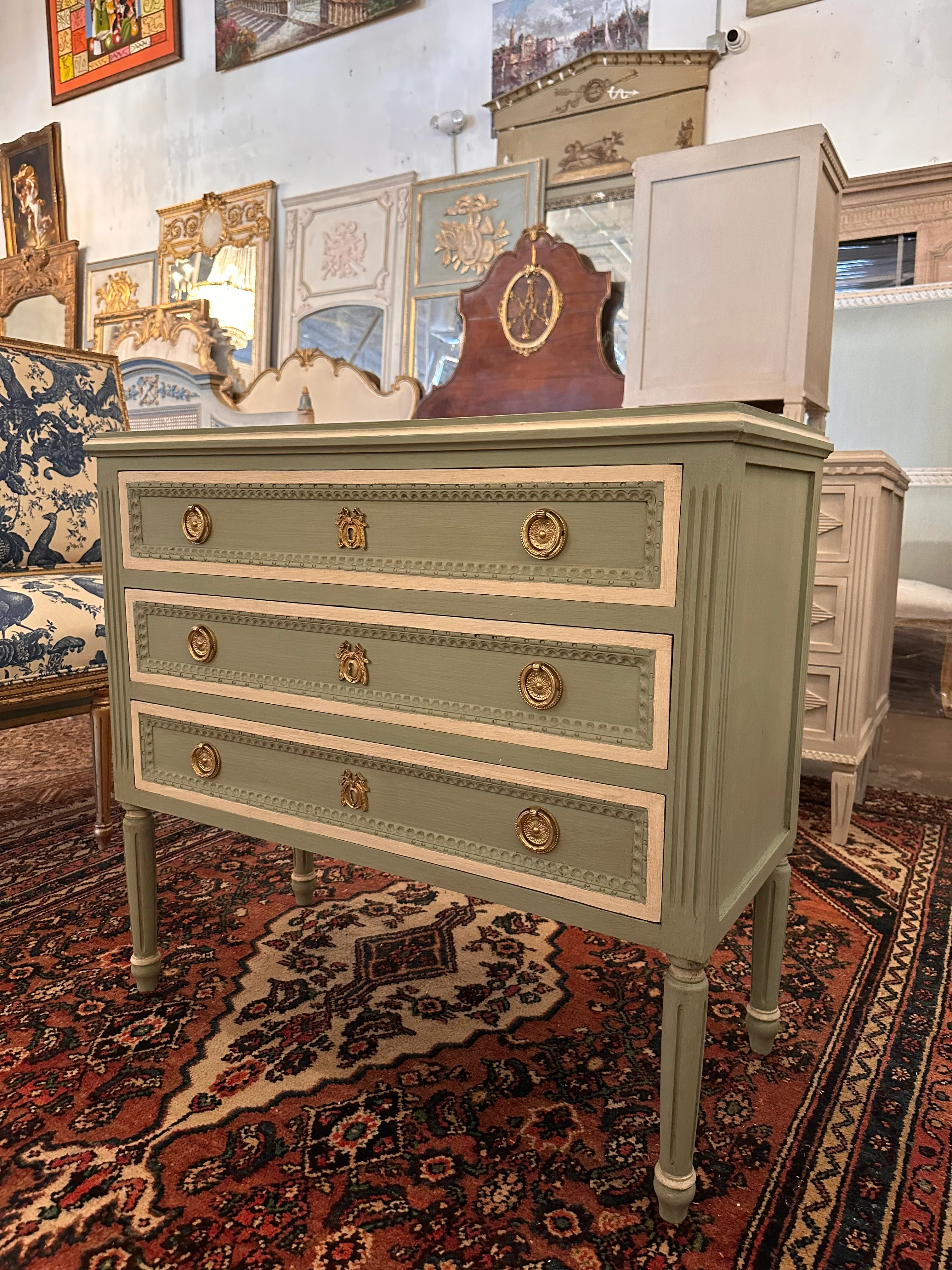 Green & White Swedish Chest with Rounded Legs - Image 3