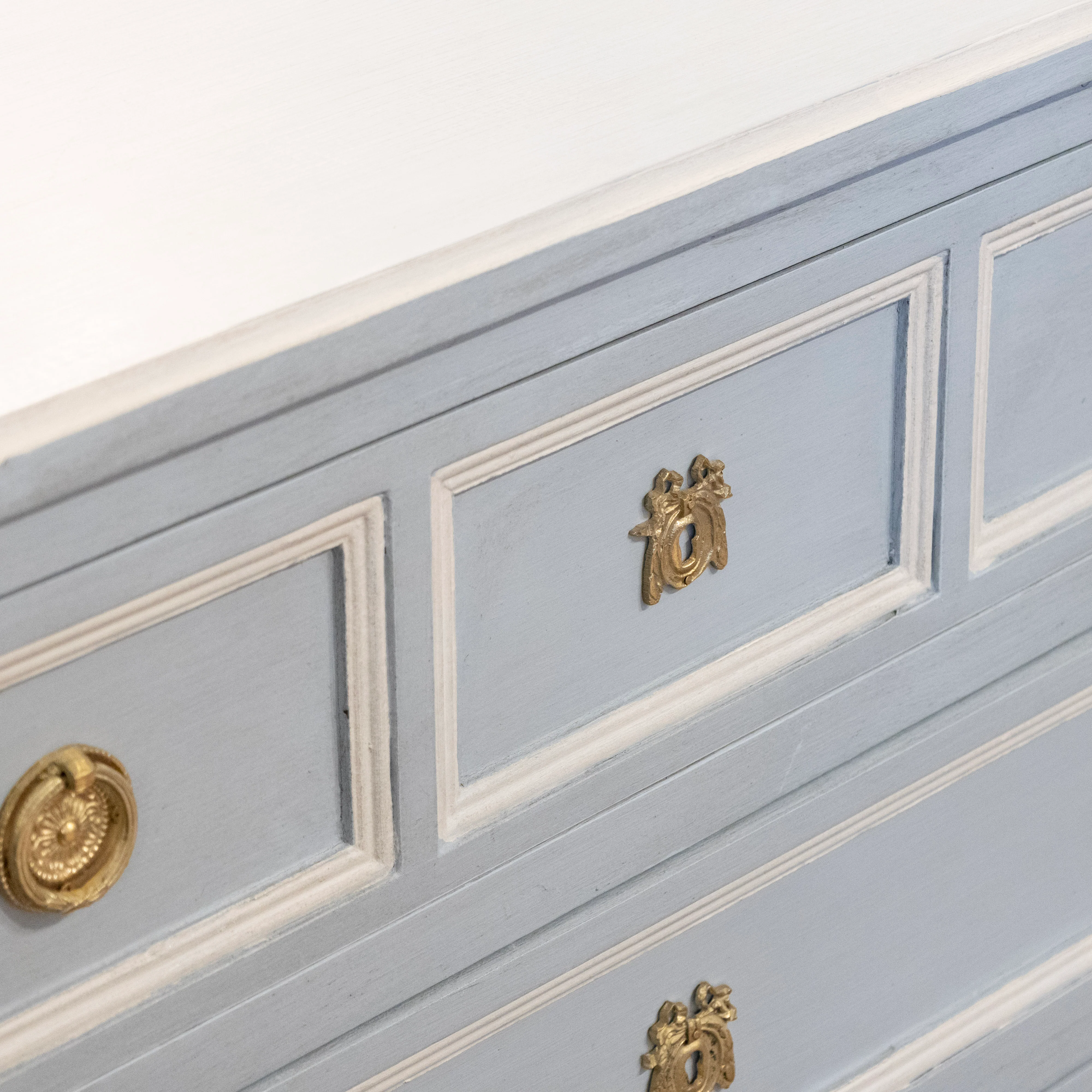 Swedish 3-Drawer Chest – Rounded Corners & White Trim in Blue - Image 7