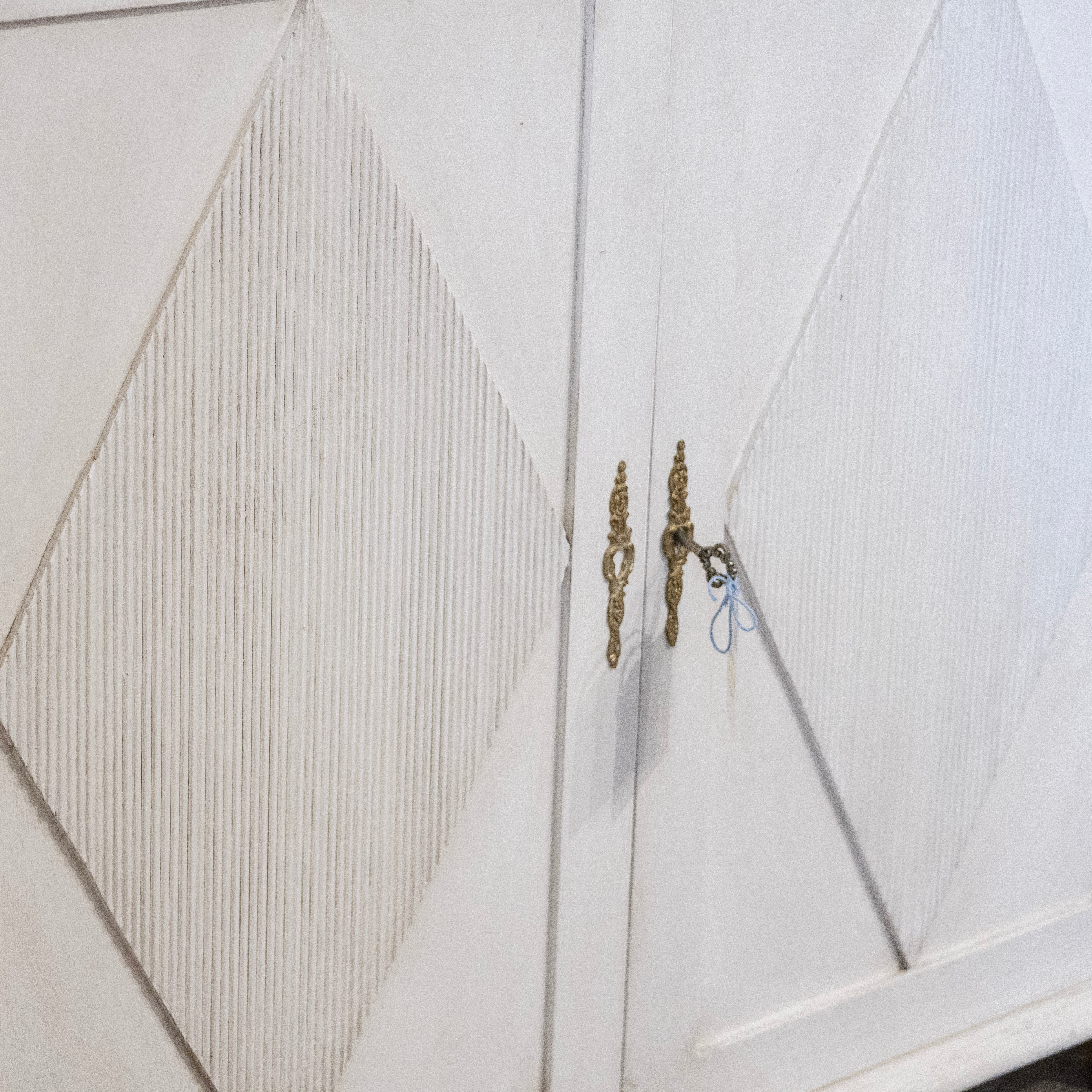 Swedish Demilune Sideboard –  Diamond Reeded Doors in Antique White - Image 7