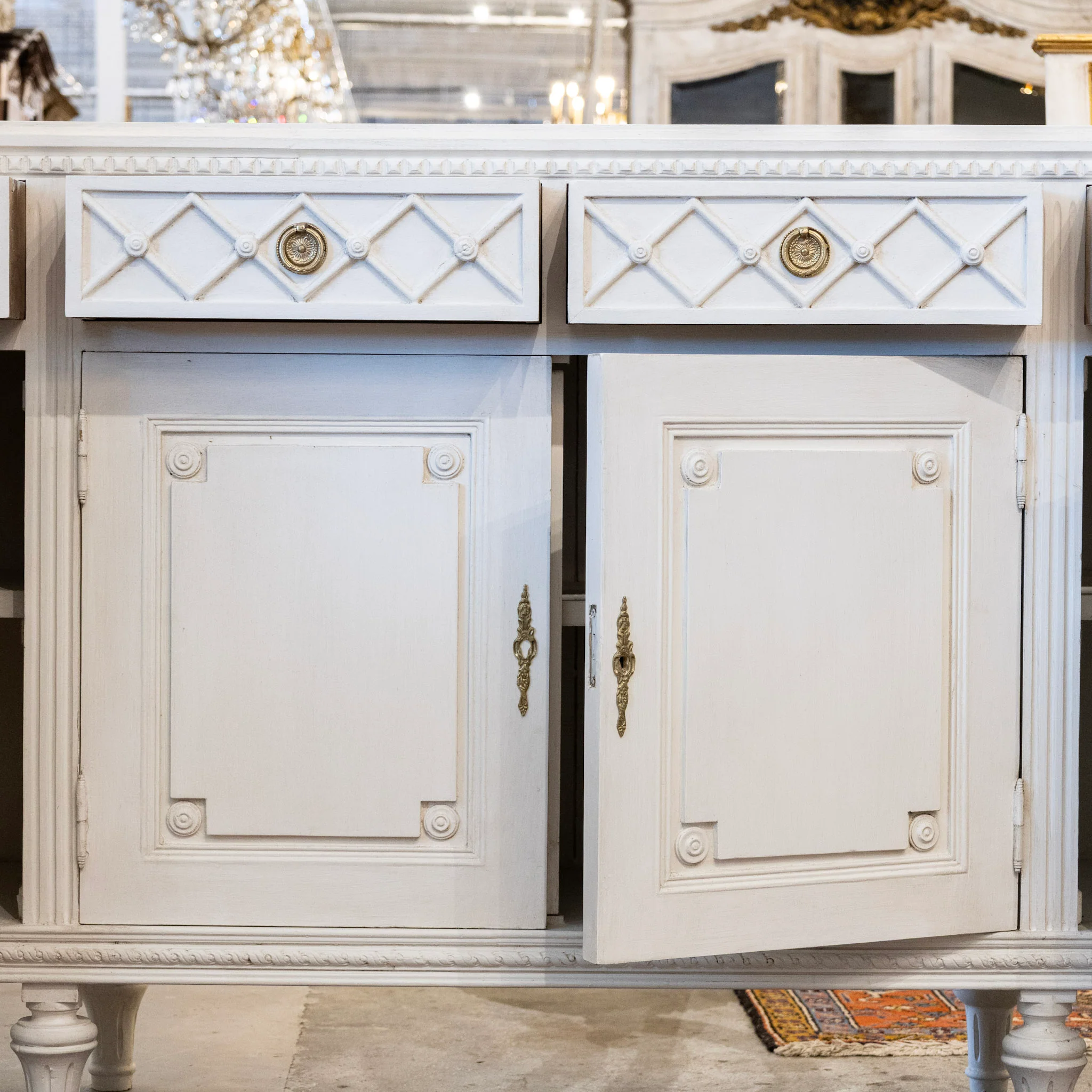 Swedish Four-Door Sideboard –  Lattice Carvings in Washed Antique White - Image 4