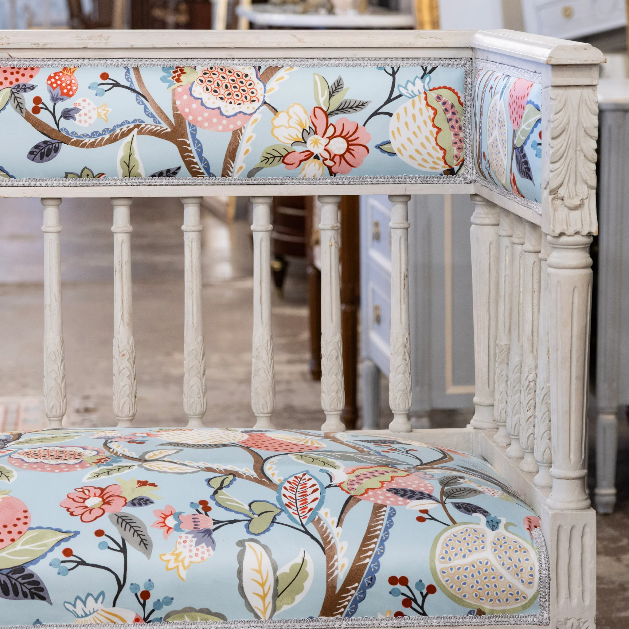 Swedish Painted Settee – Blue Botanical Print Upholstery - Image 2