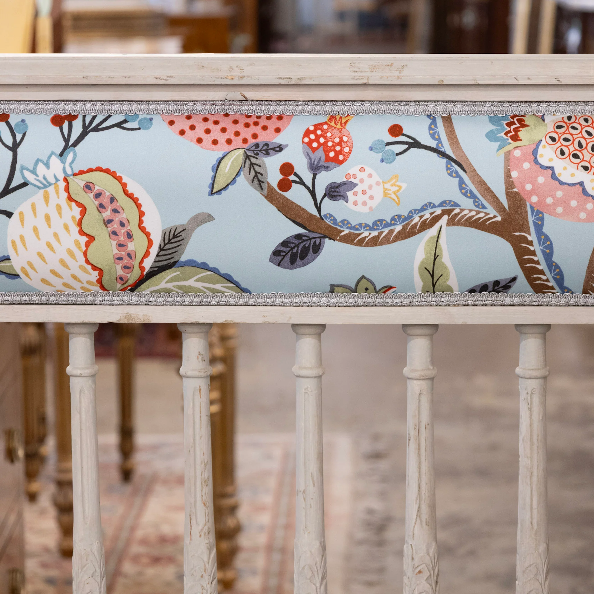Swedish Painted Settee – Blue Botanical Print Upholstery - Image 4