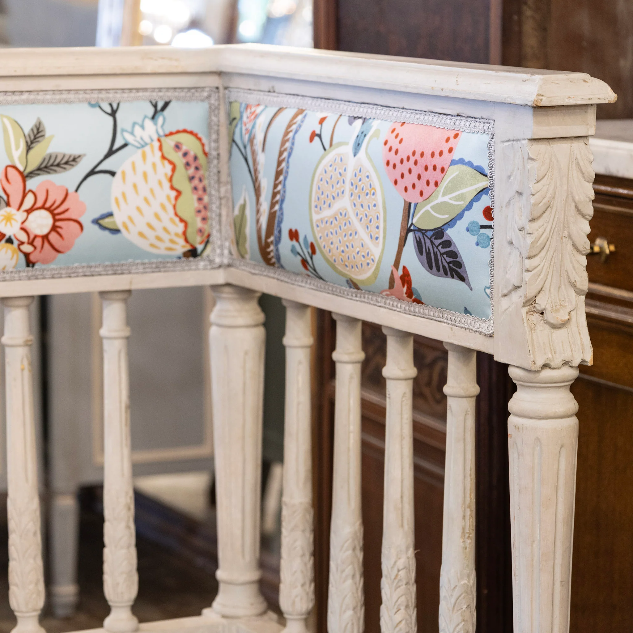 Swedish Painted Settee – Blue Botanical Print Upholstery - Image 7