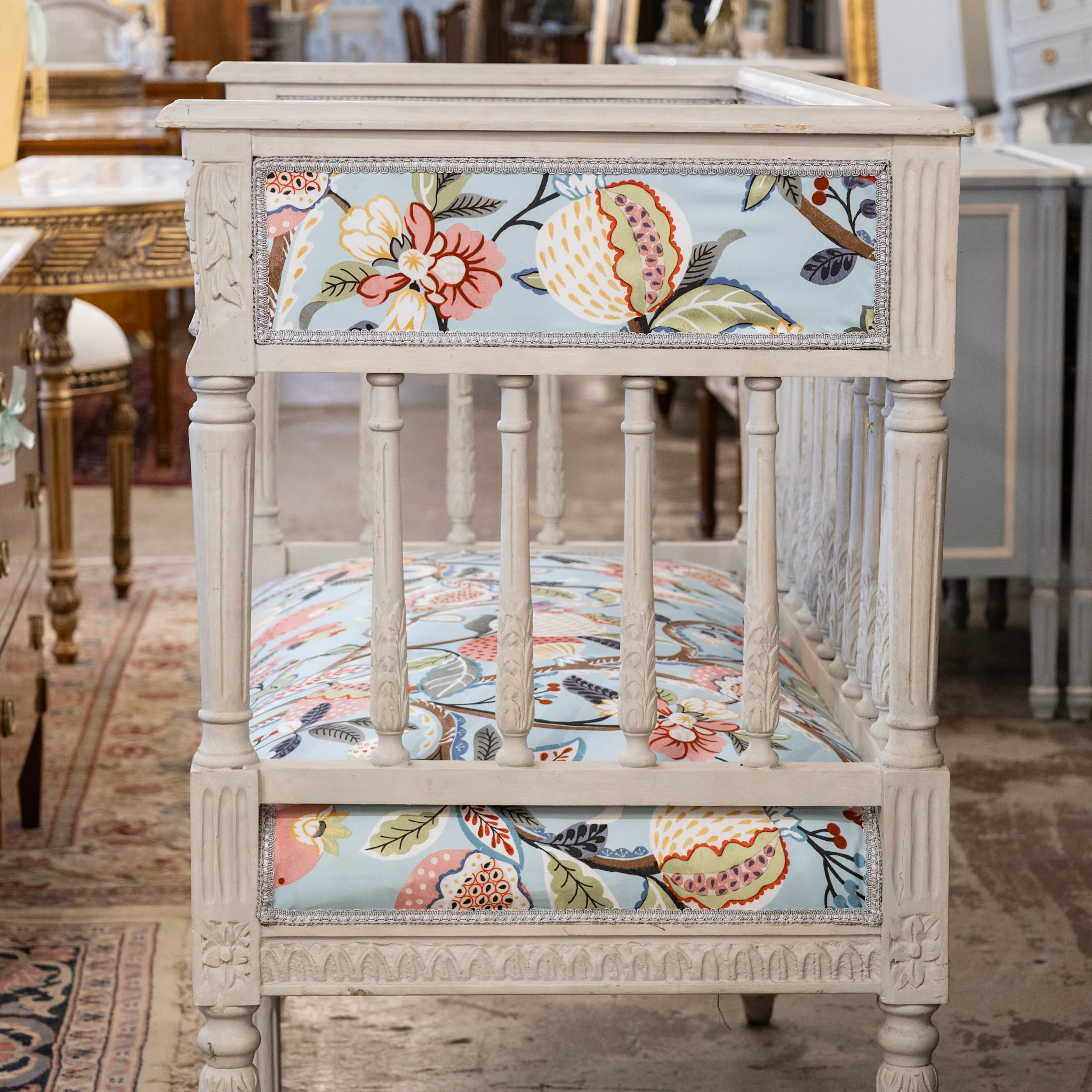 Swedish Painted Settee – Blue Botanical Print Upholstery - Image 9
