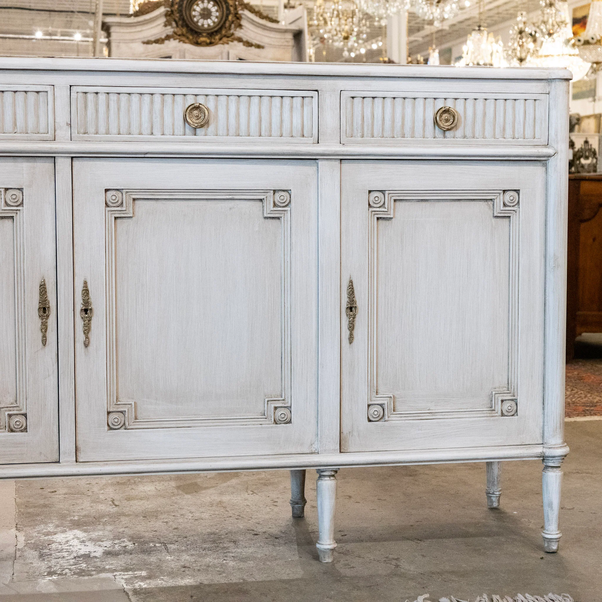 Swedish Sideboard in Antique White with Reeded Drawers & Carvings - Image 4
