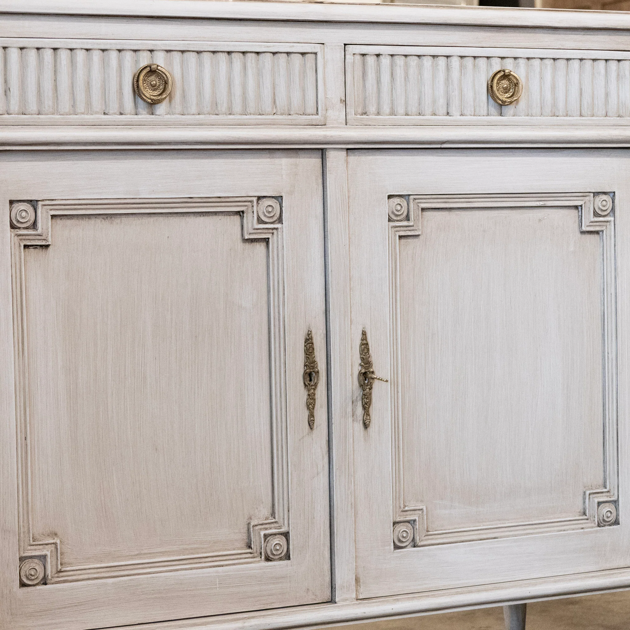 Swedish Sideboard in Antique White with Reeded Drawers & Carvings - Image 6