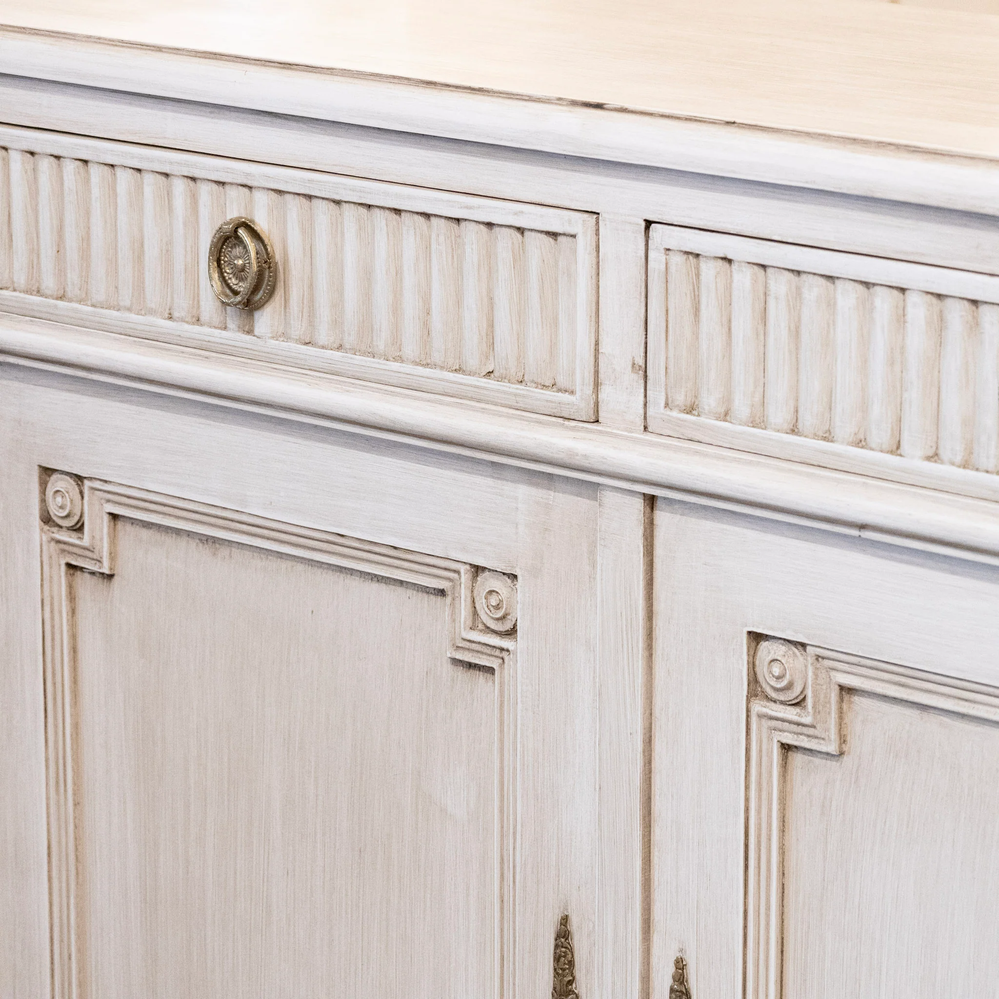 Swedish Sideboard in Antique White with Reeded Drawers & Carvings - Image 7