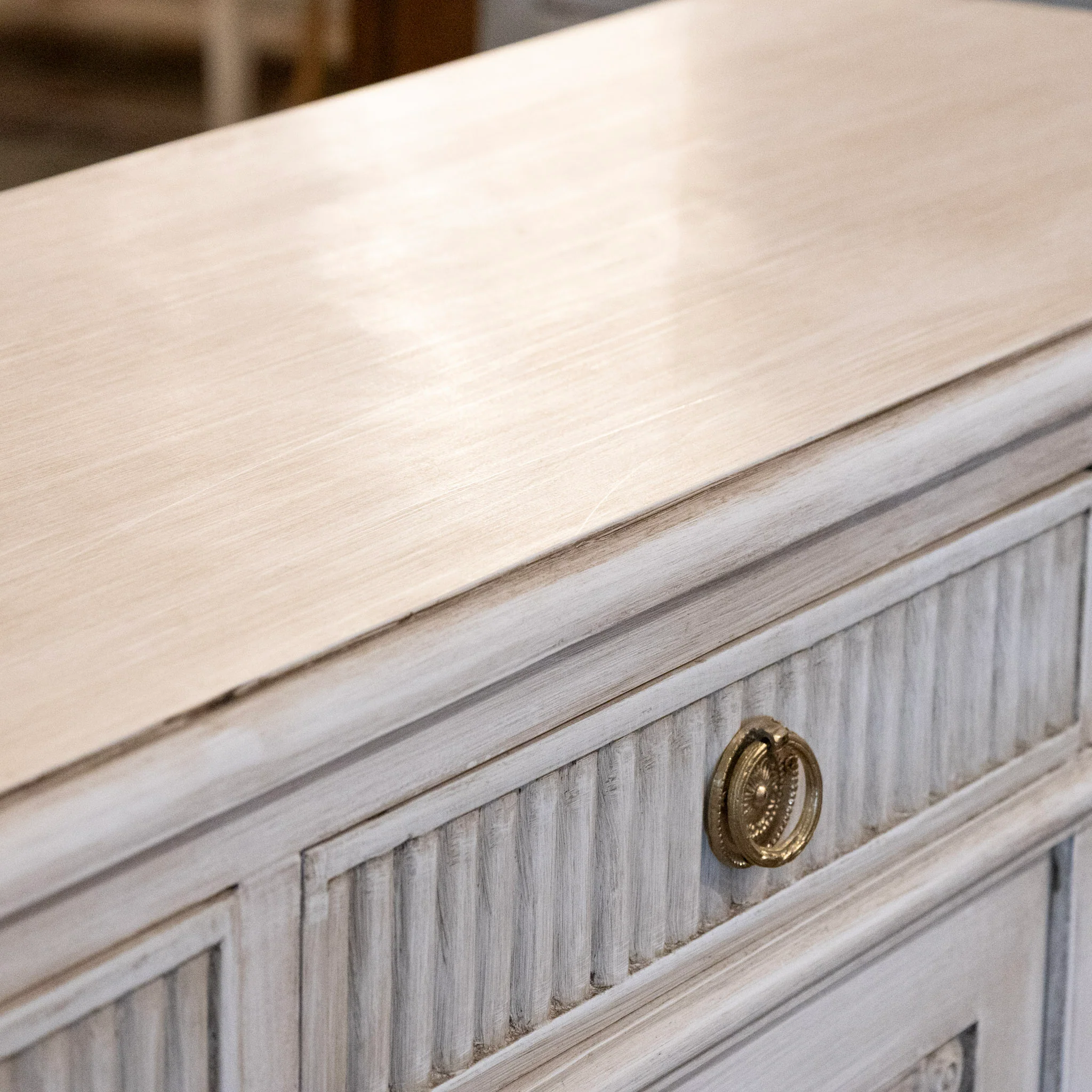 Swedish Sideboard in Antique White with Reeded Drawers & Carvings - Image 9
