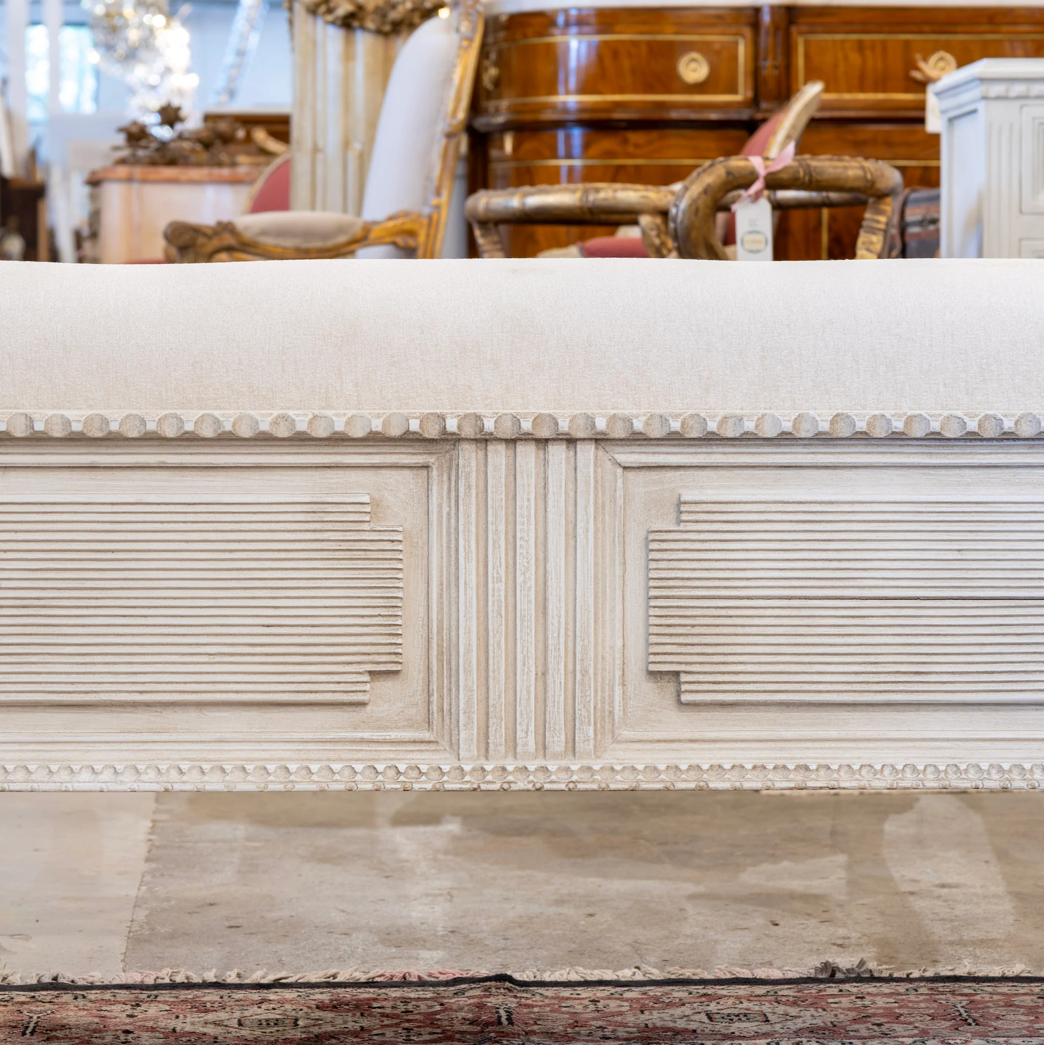 Swedish White Bench – Reeded Panels & Linen Upholstery - Image 4