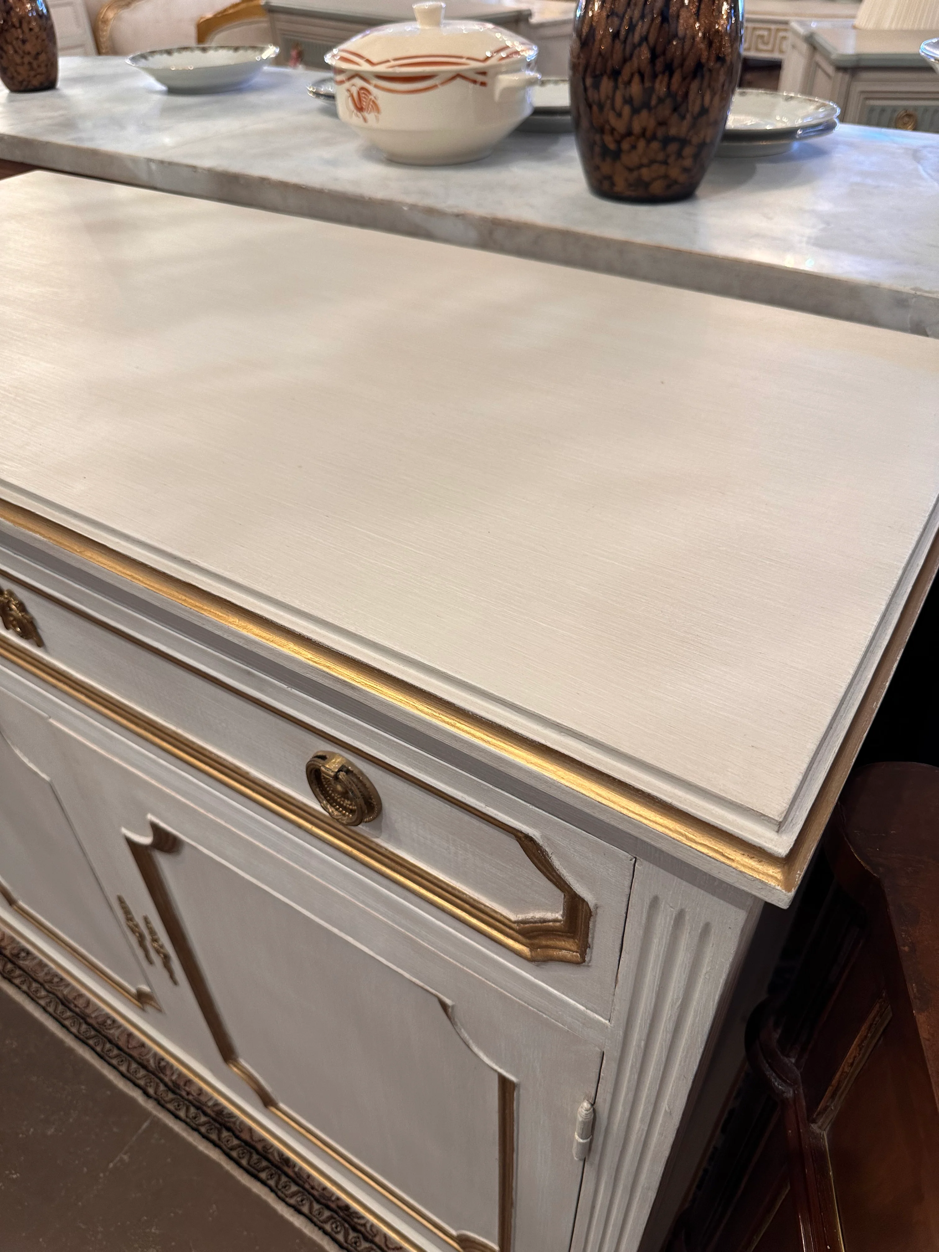 Swedish White & Gold 2 Door Cabinet - Image 3