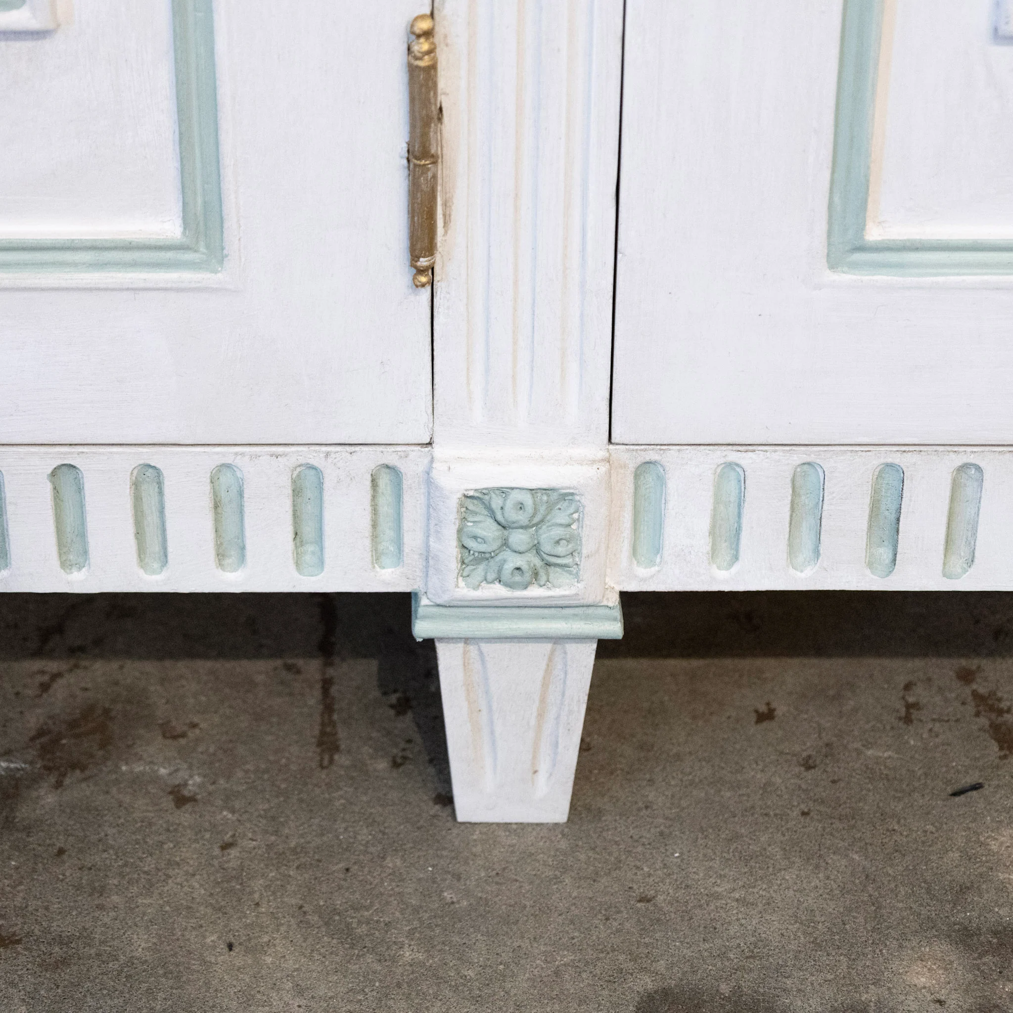 Swedish White Painted Sideboard with Blue Accents - Image 8