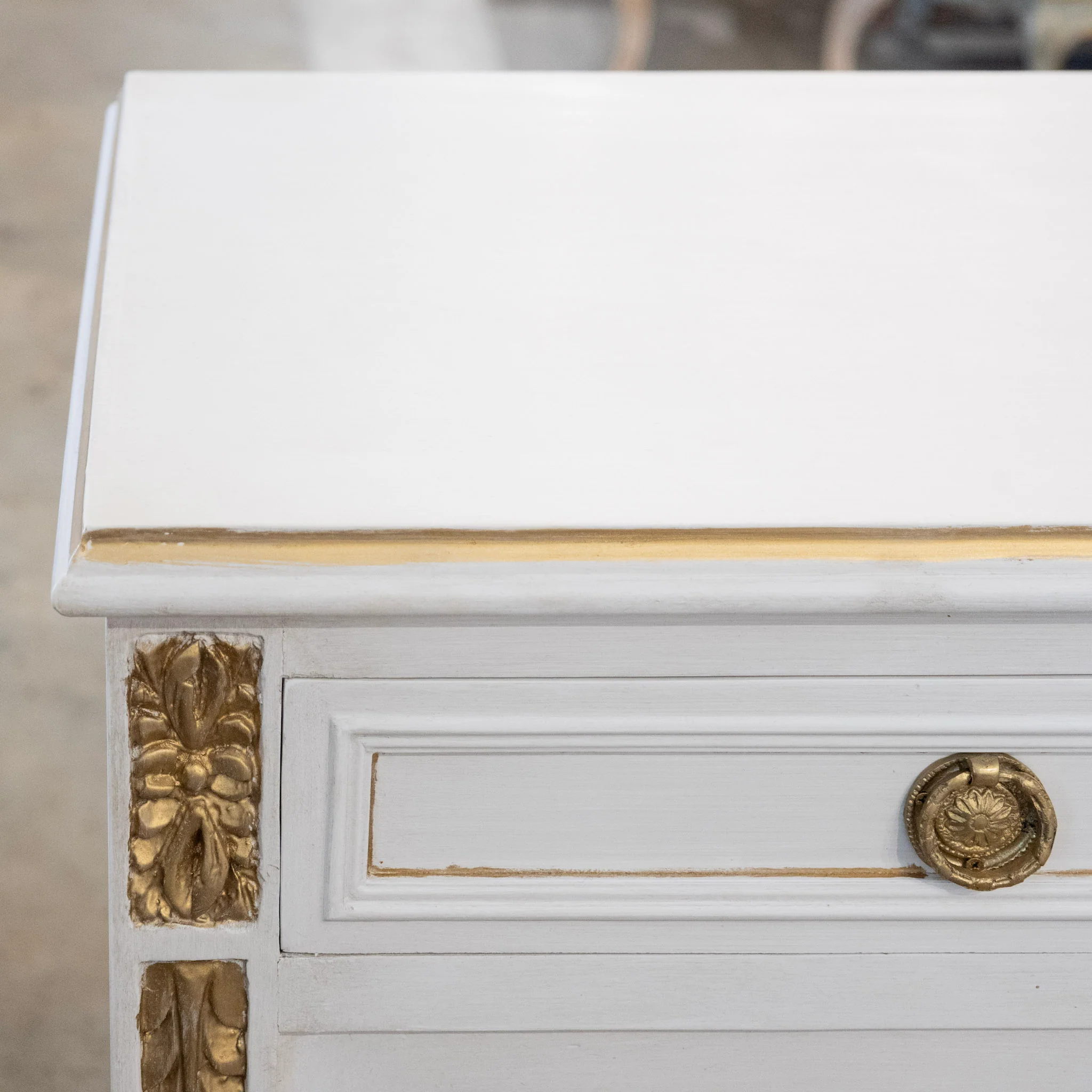 Swedish White Painted Sideboard with Gold Accents - Image 15