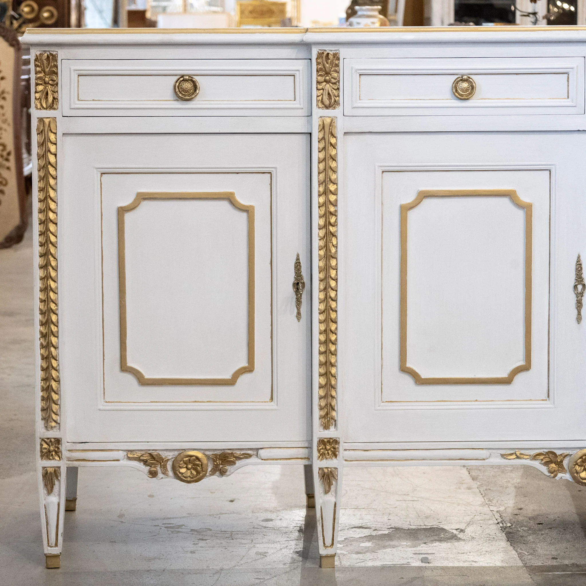 Swedish White Painted Sideboard with Gold Accents - Image 4