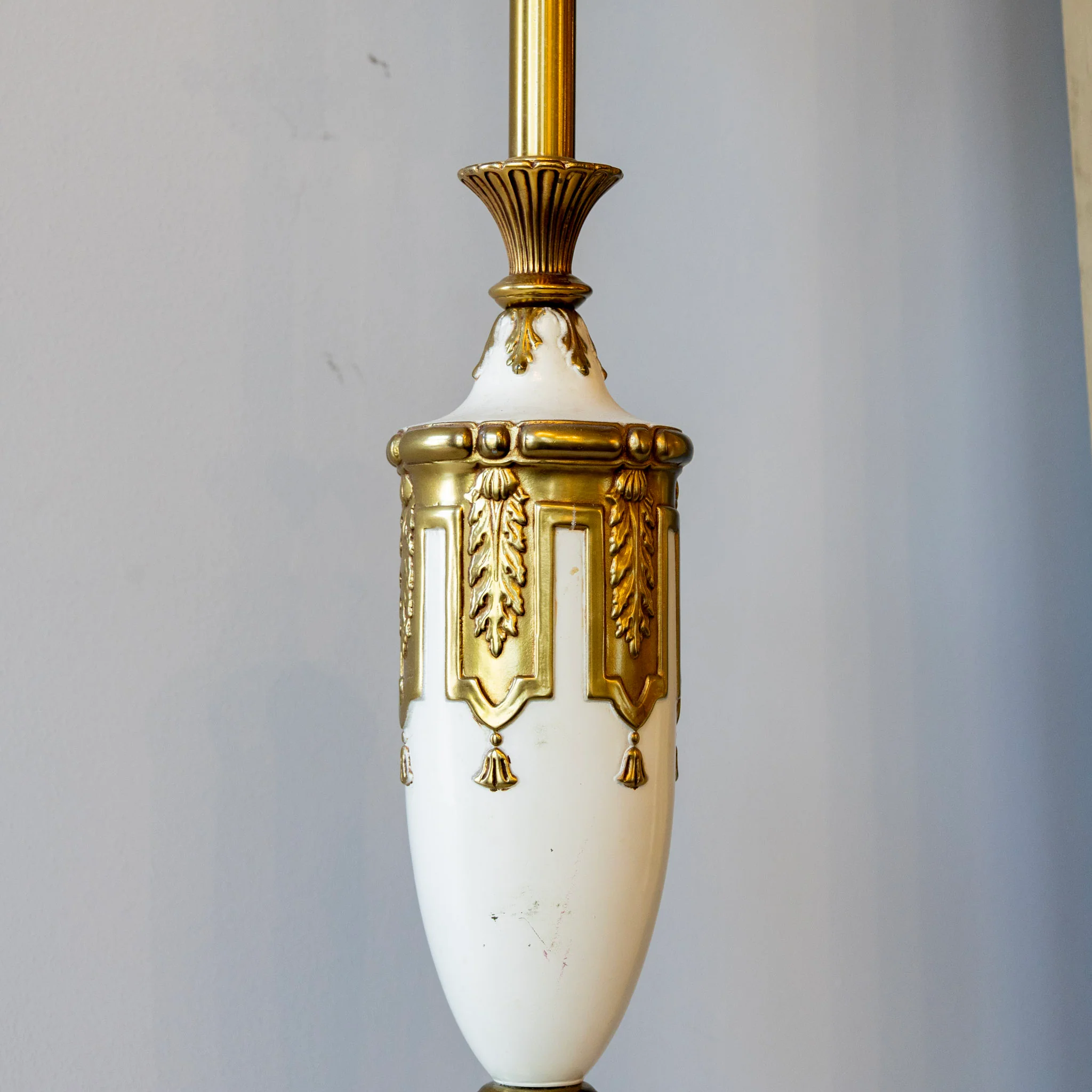 French Porcelain Table Lamp – Ormolu Detailing & Fluted Base - Image 4
