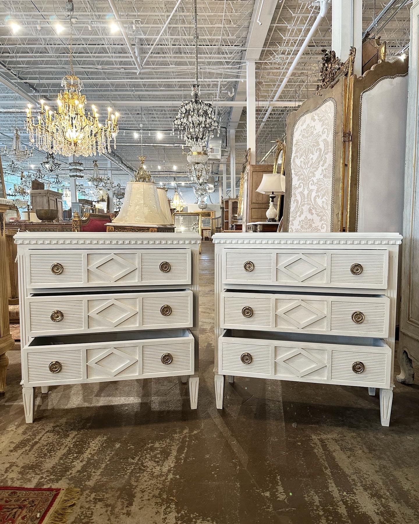 Swedish Diamond Front Chest in White - Image 4
